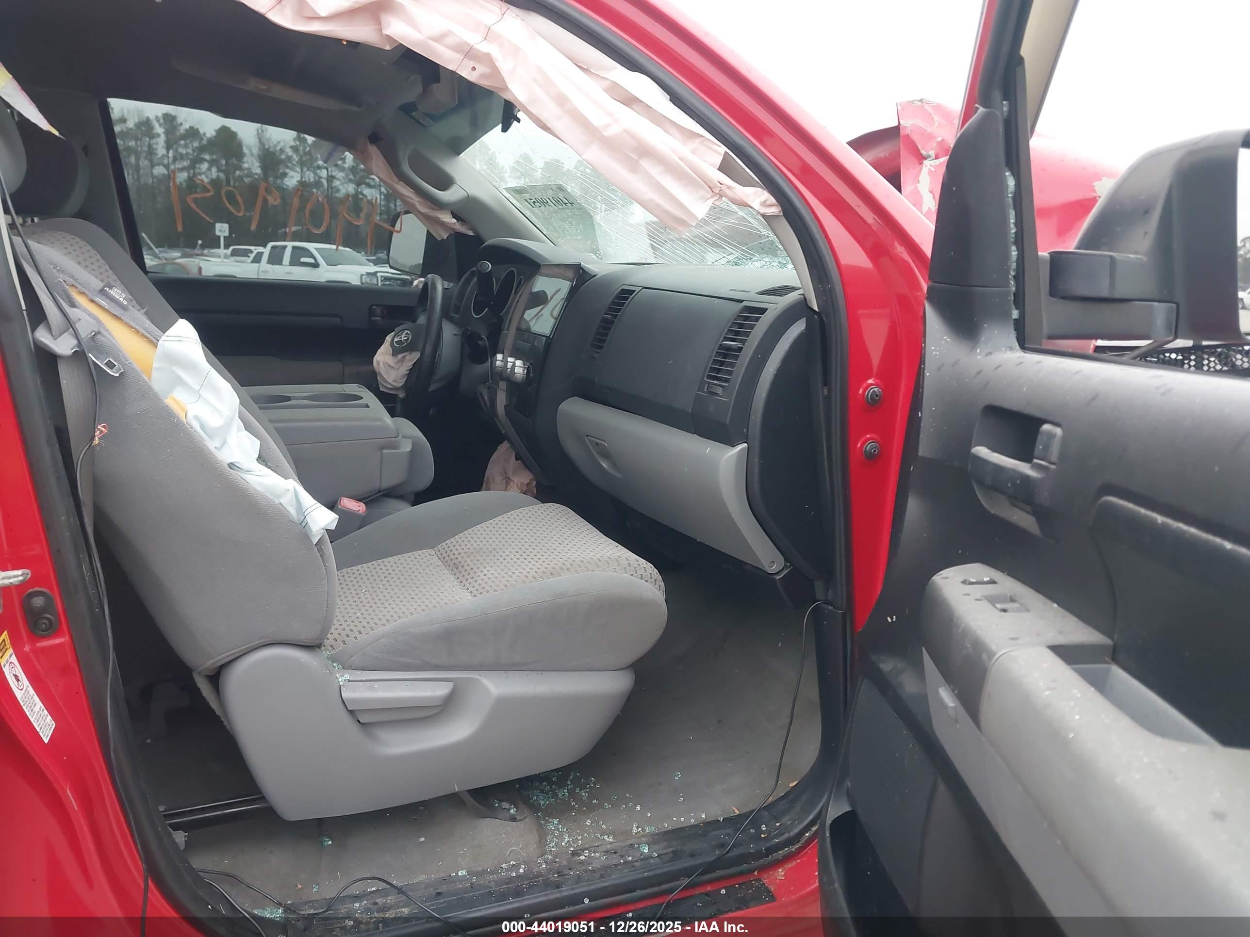 TOYOTA TUNDRA image 5