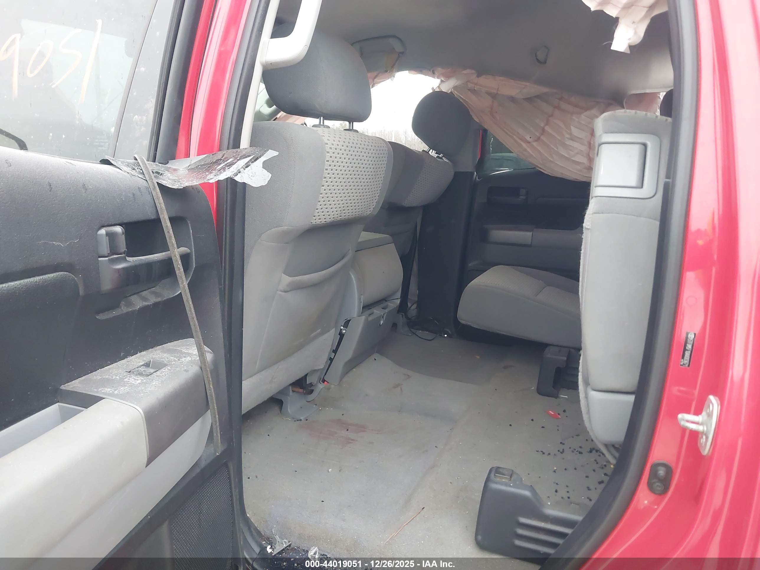 TOYOTA TUNDRA image 8