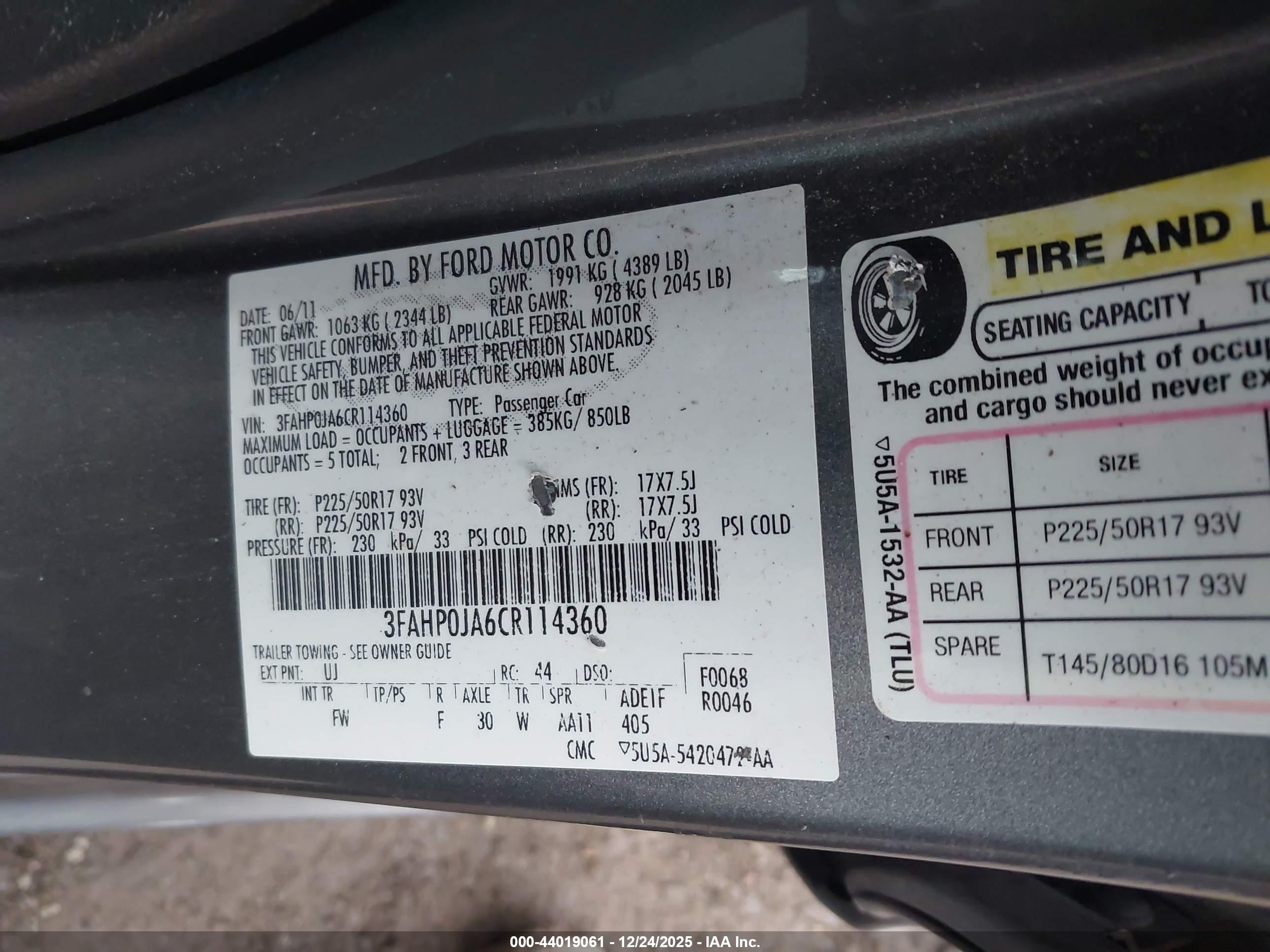 FORD FUSION image 9