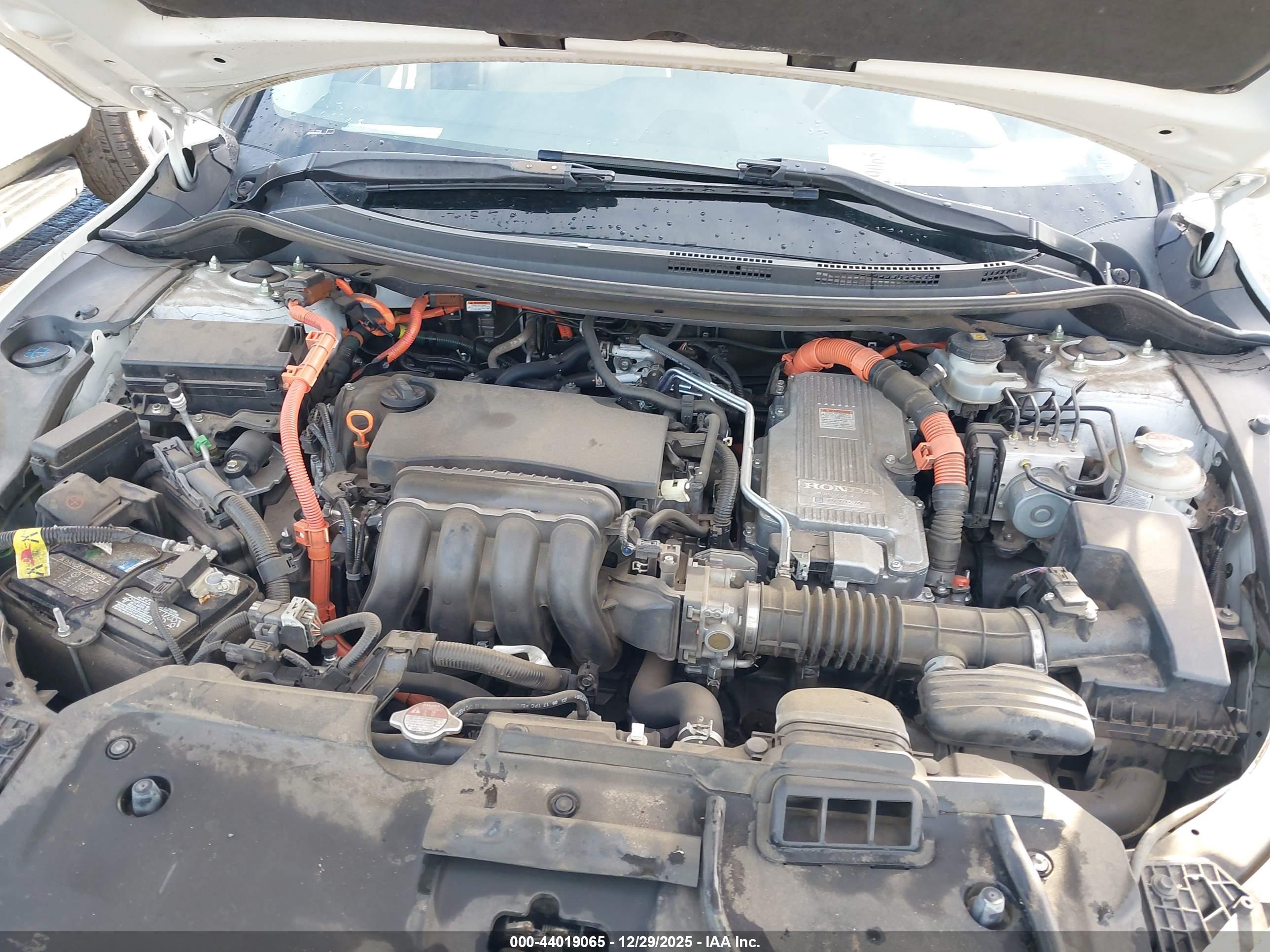 HONDA CLARITY image 10
