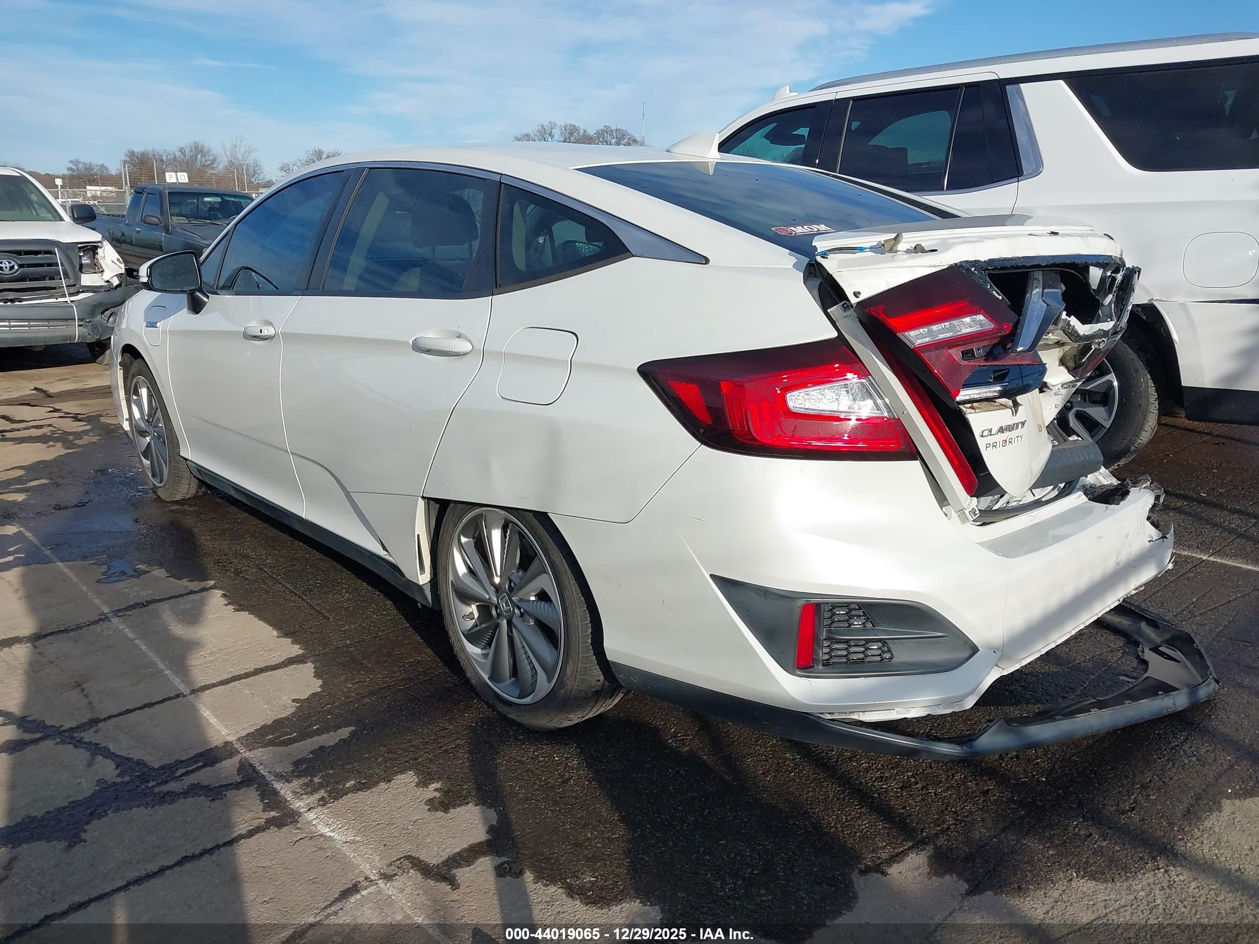 HONDA CLARITY image 3