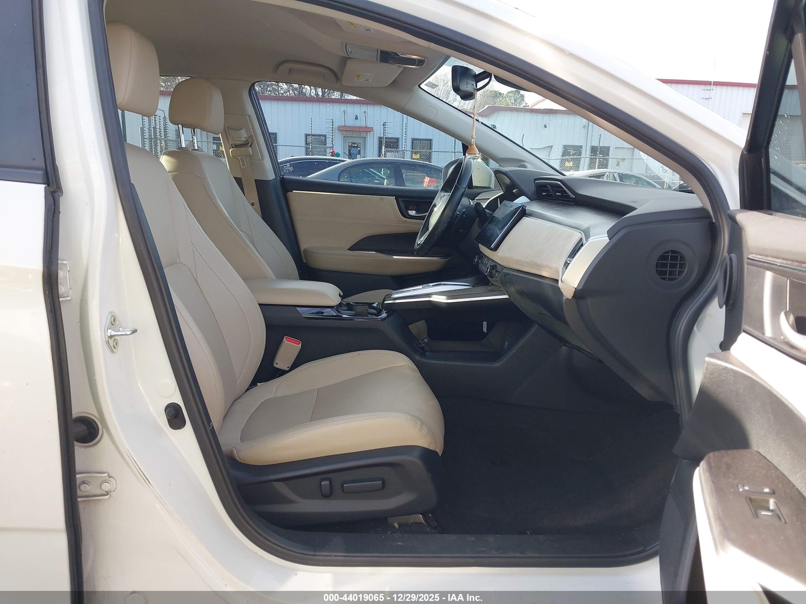 HONDA CLARITY image 5