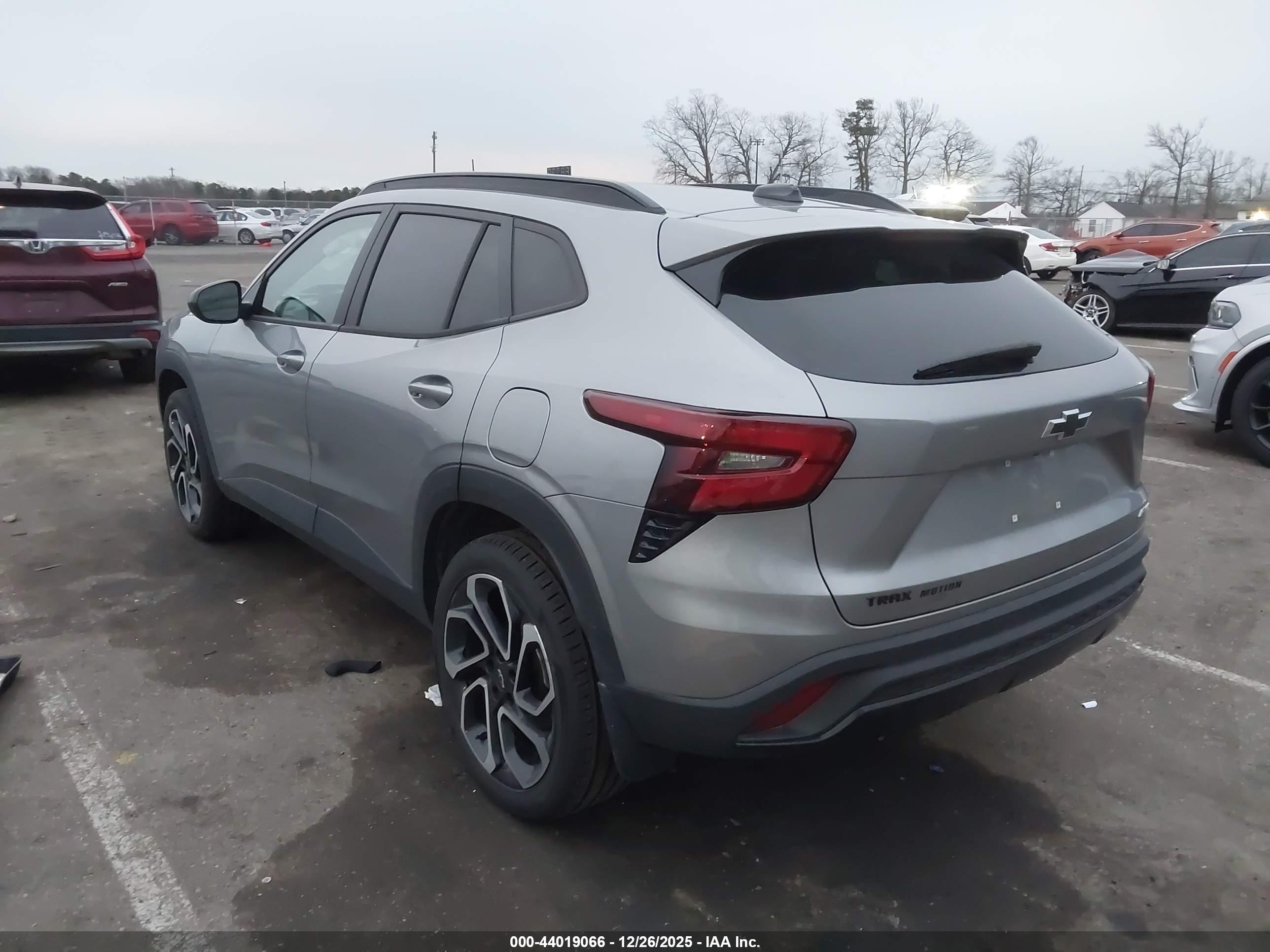 CHEVROLET TRAX image 3
