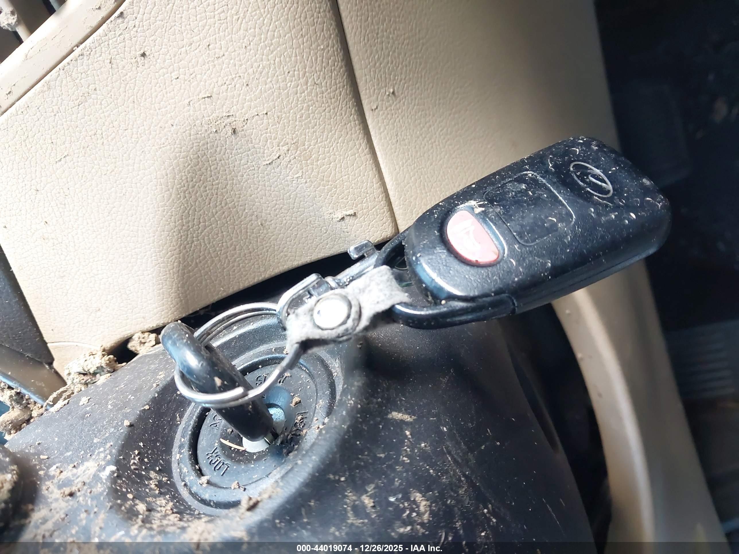 HYUNDAI ELANTRA image 11