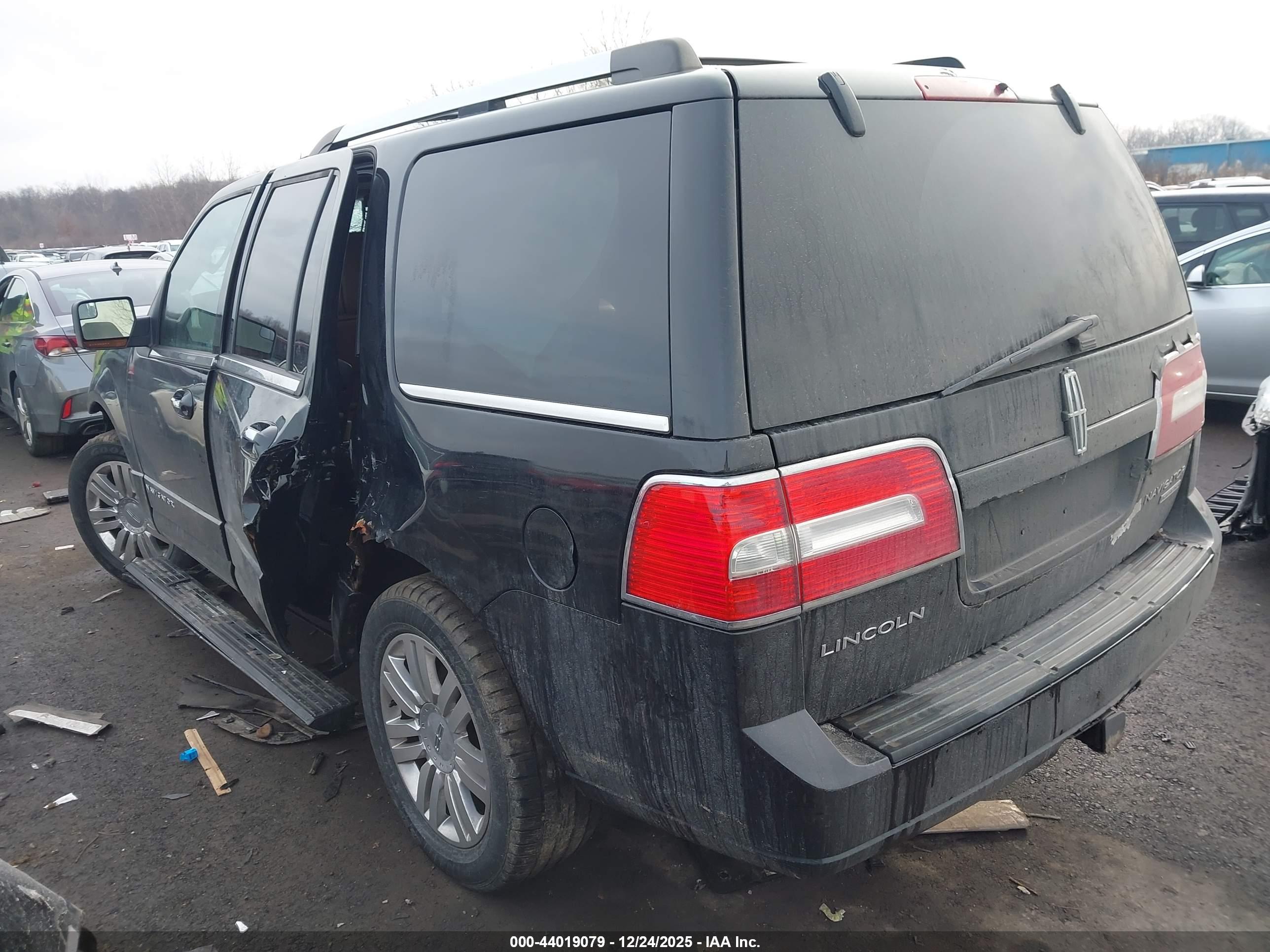 LINCOLN NAVIGATOR image 3