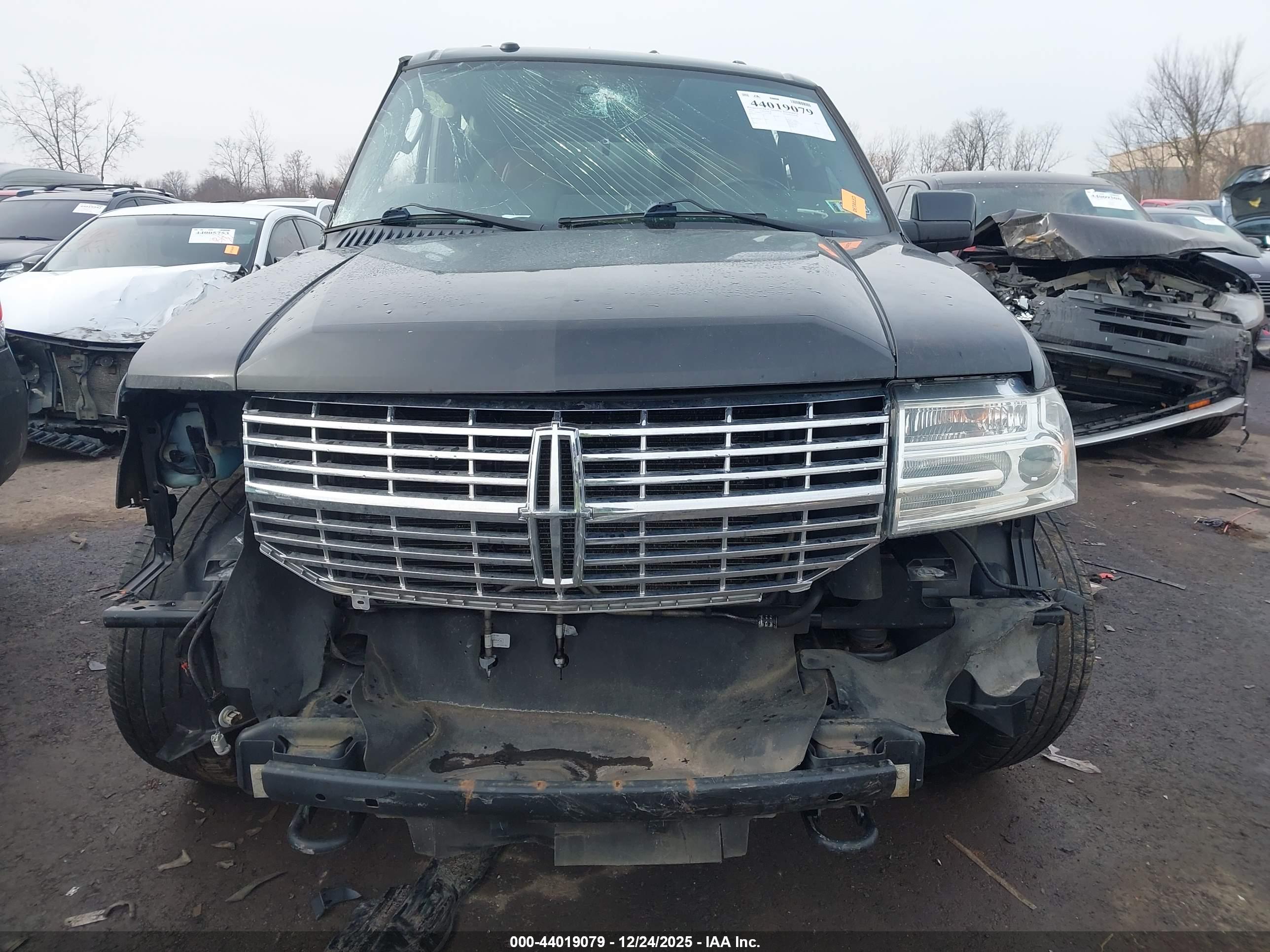 LINCOLN NAVIGATOR image 6