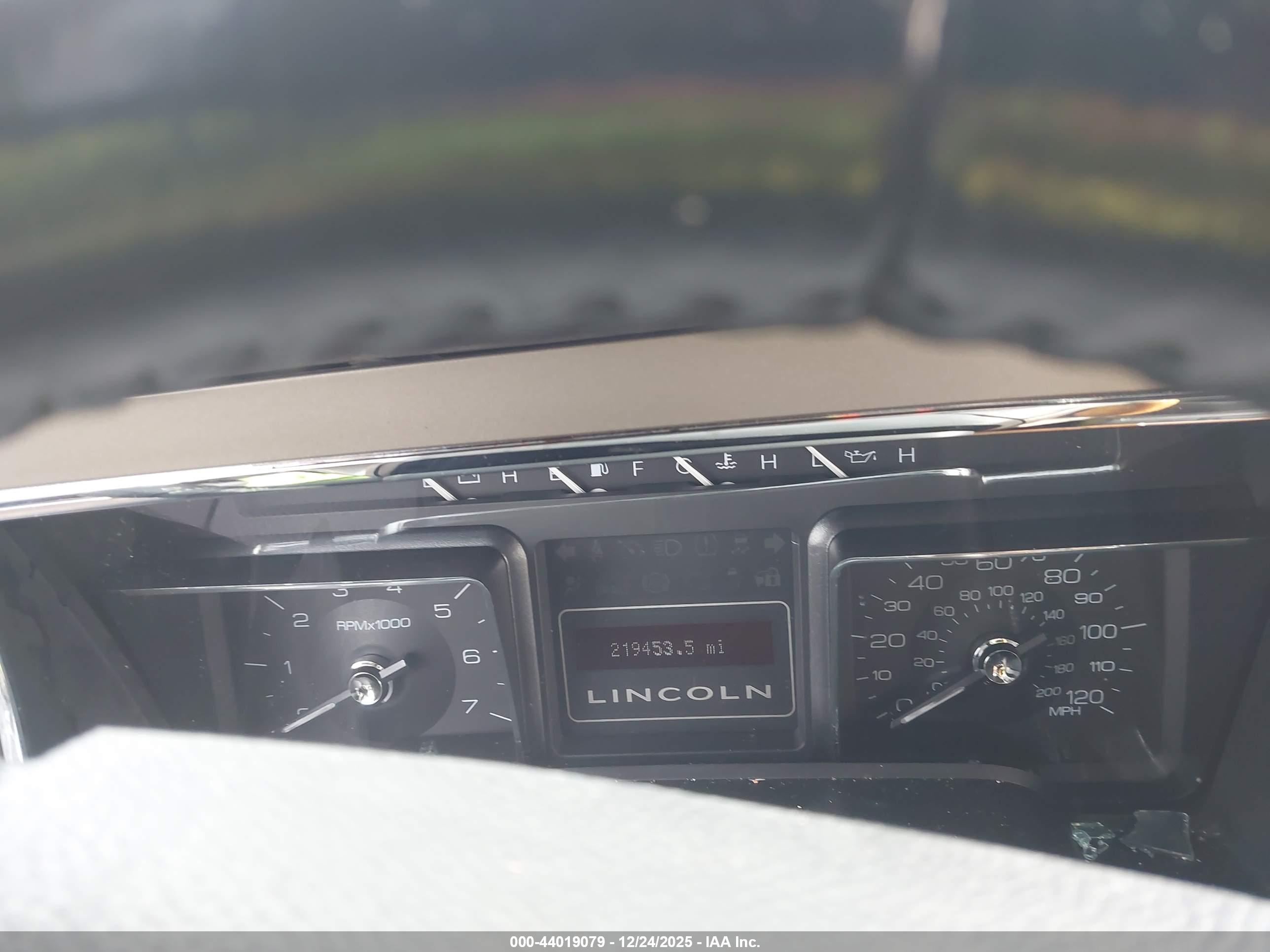 LINCOLN NAVIGATOR image 7