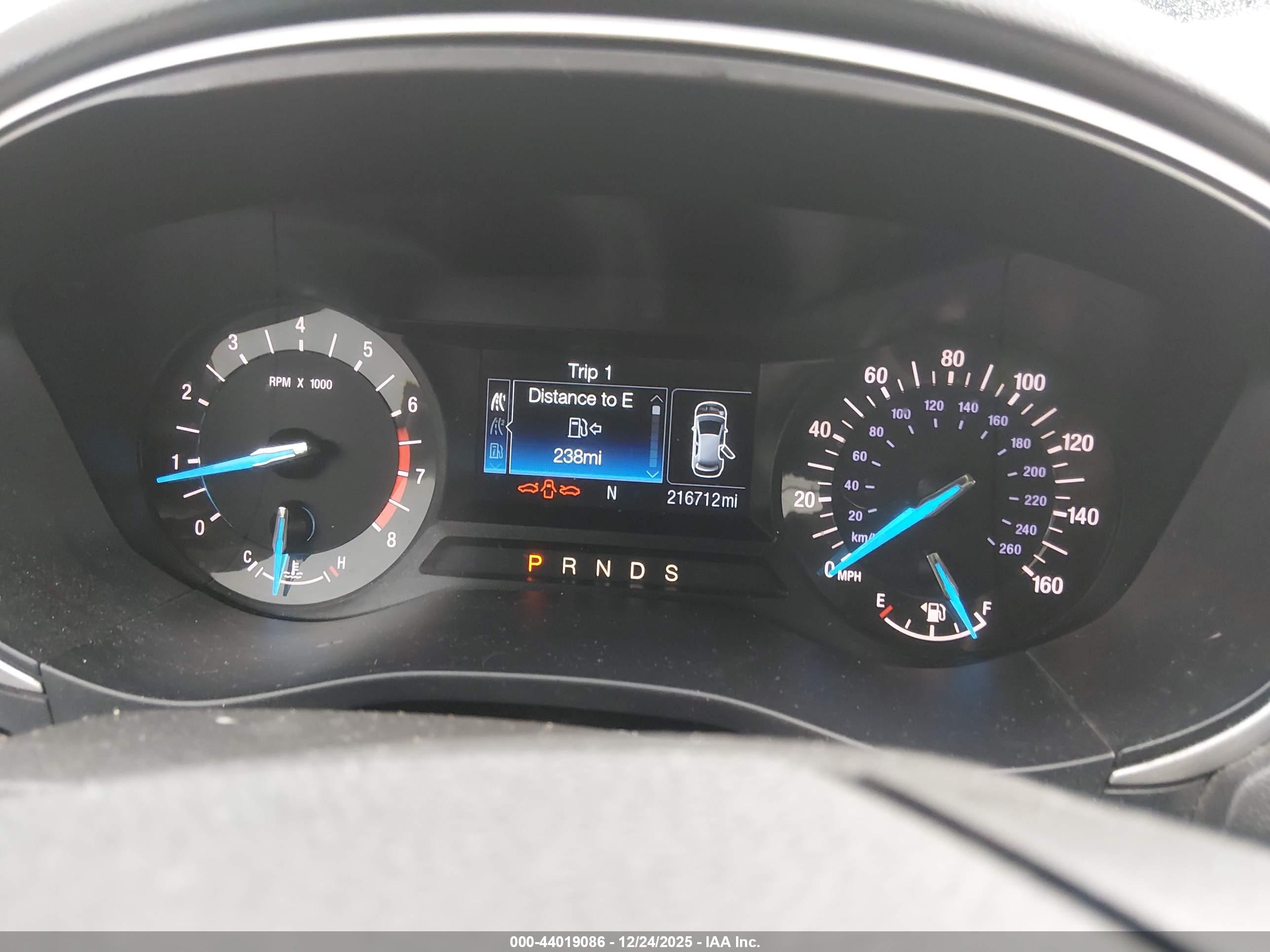 FORD FUSION image 7