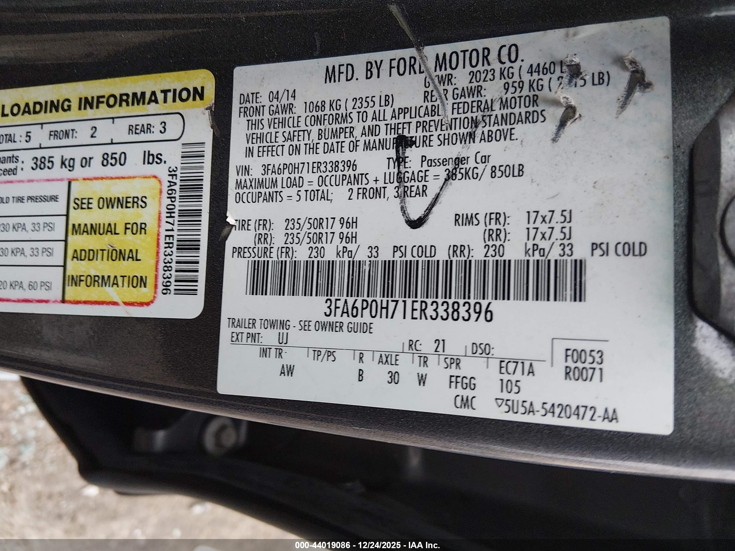FORD FUSION image 9