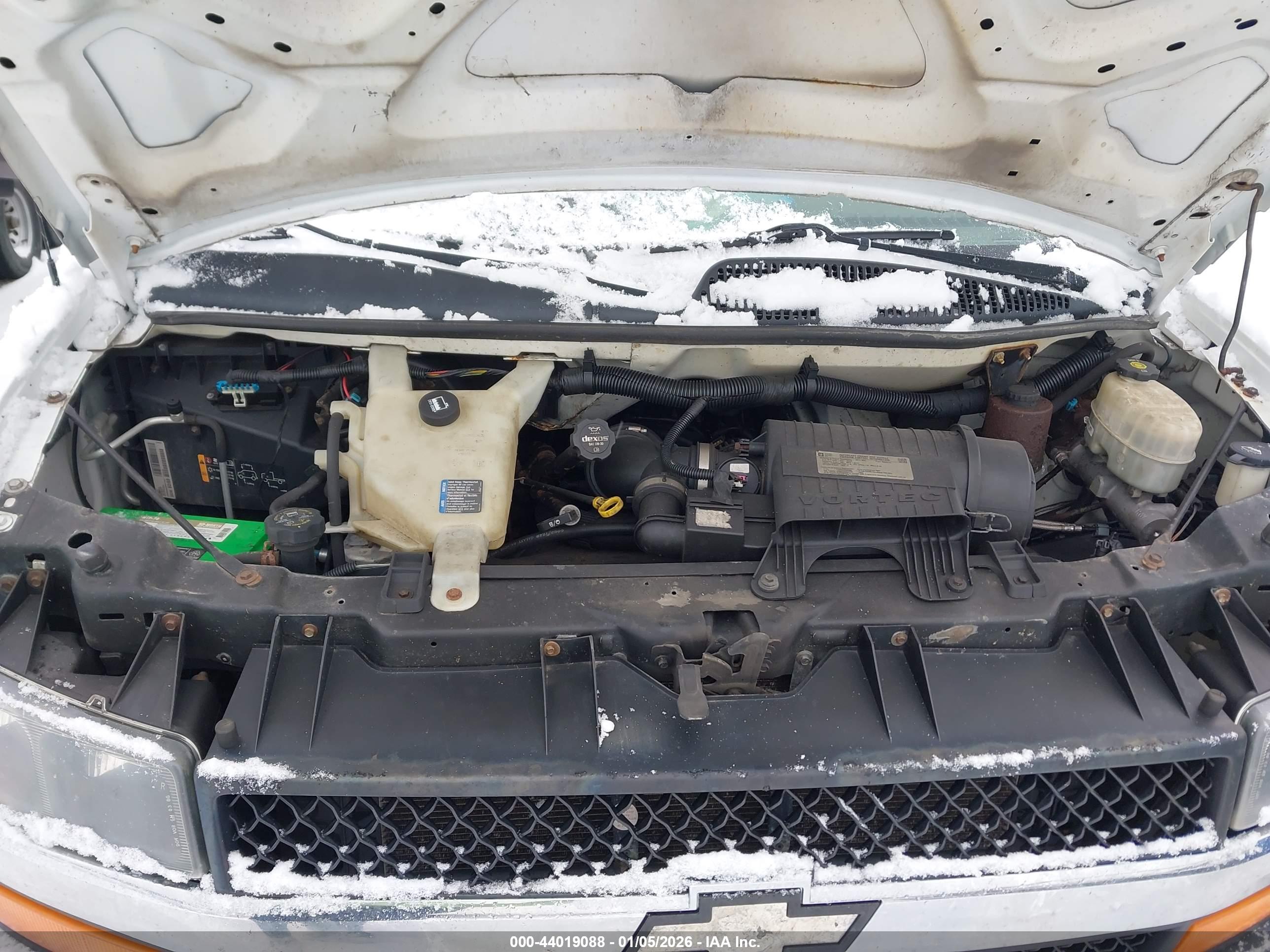 CHEVROLET EXPRESS image 10