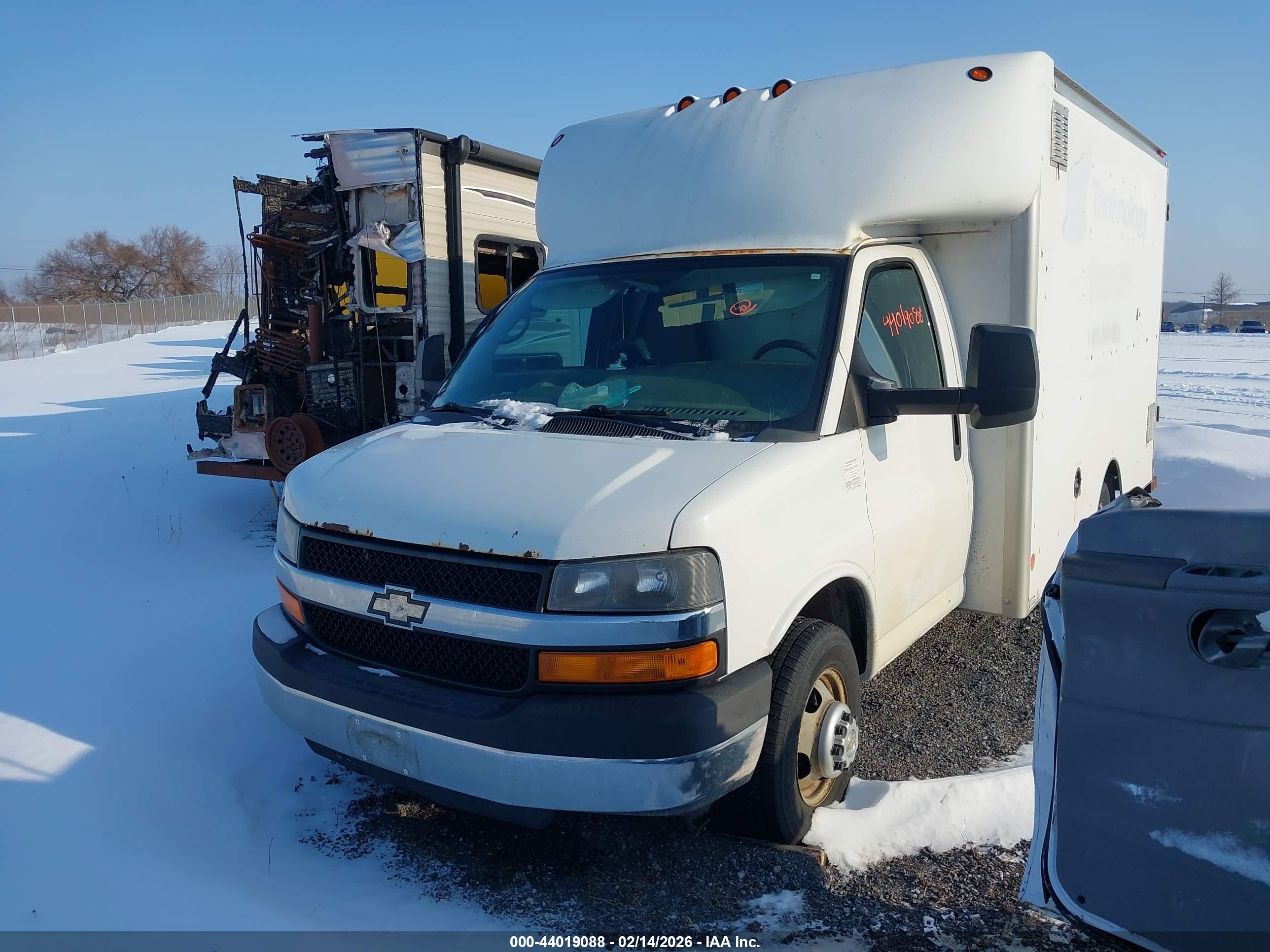 CHEVROLET EXPRESS image 2