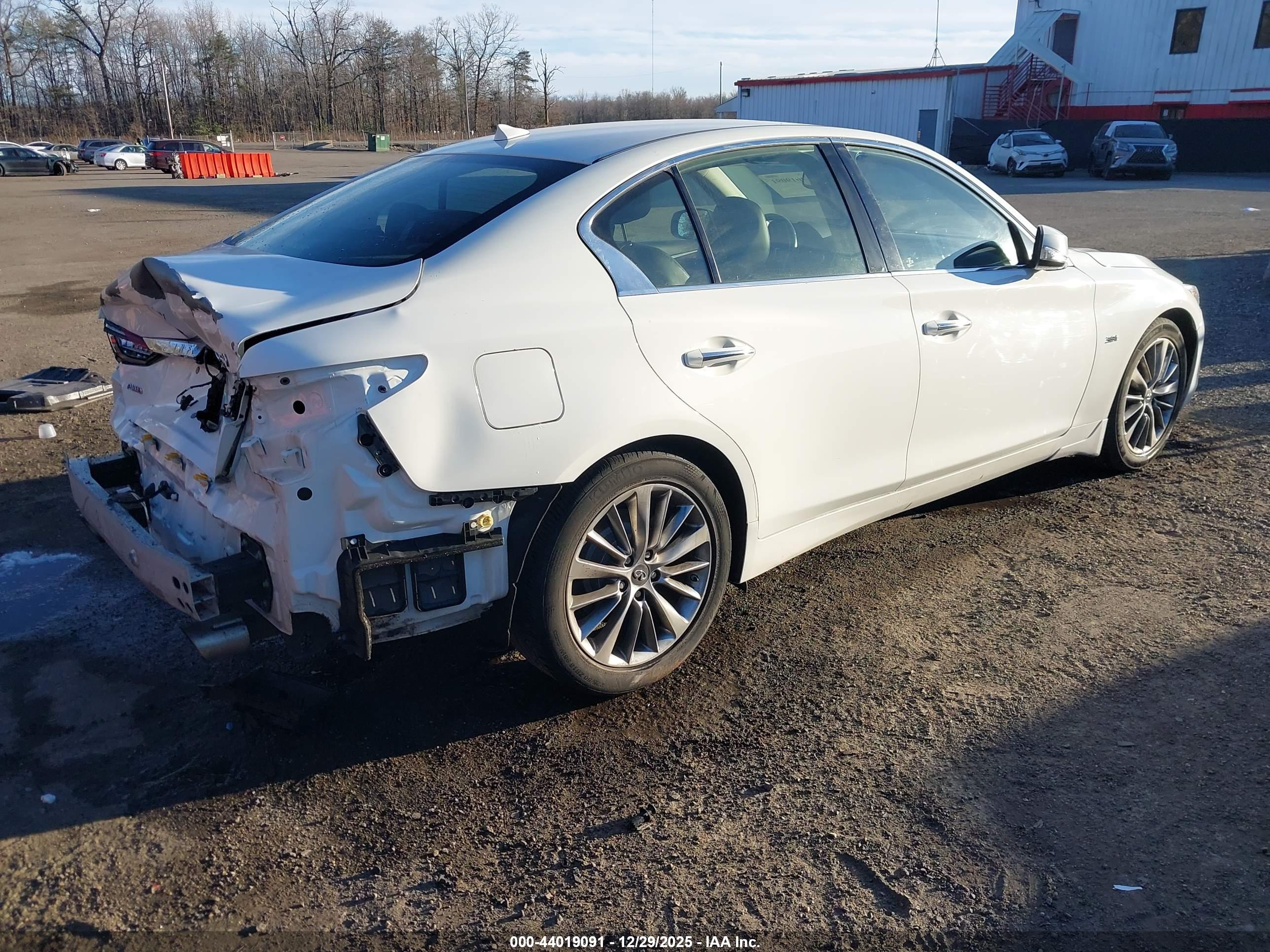INFINITI Q50 image 4