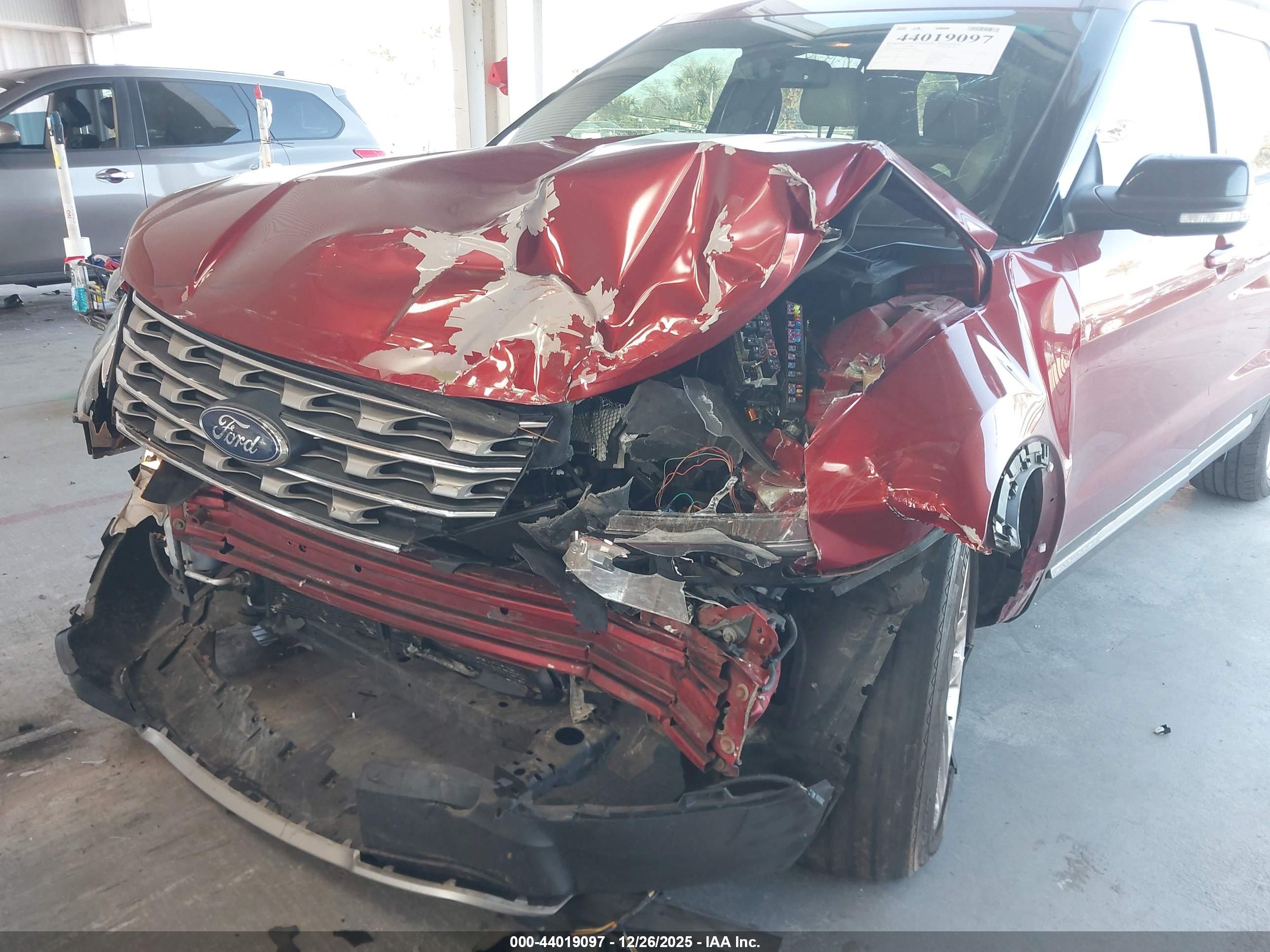 FORD EXPLORER image 6