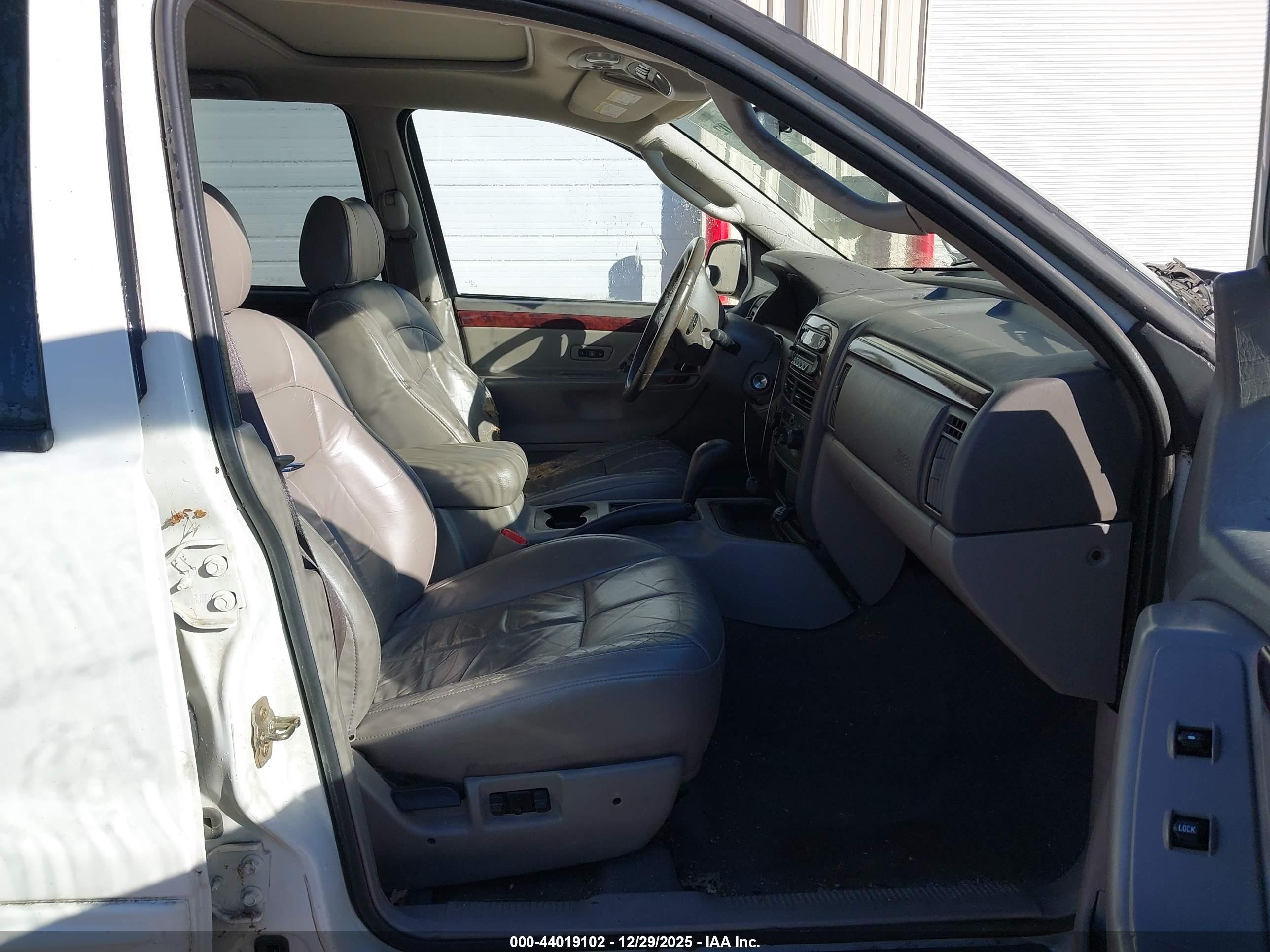 JEEP GRAND image 5