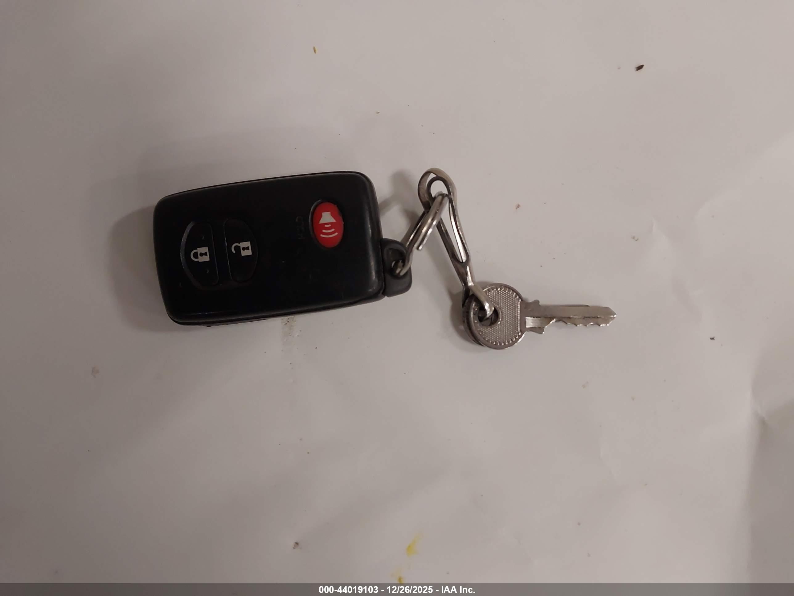 TOYOTA PRIUS image 11