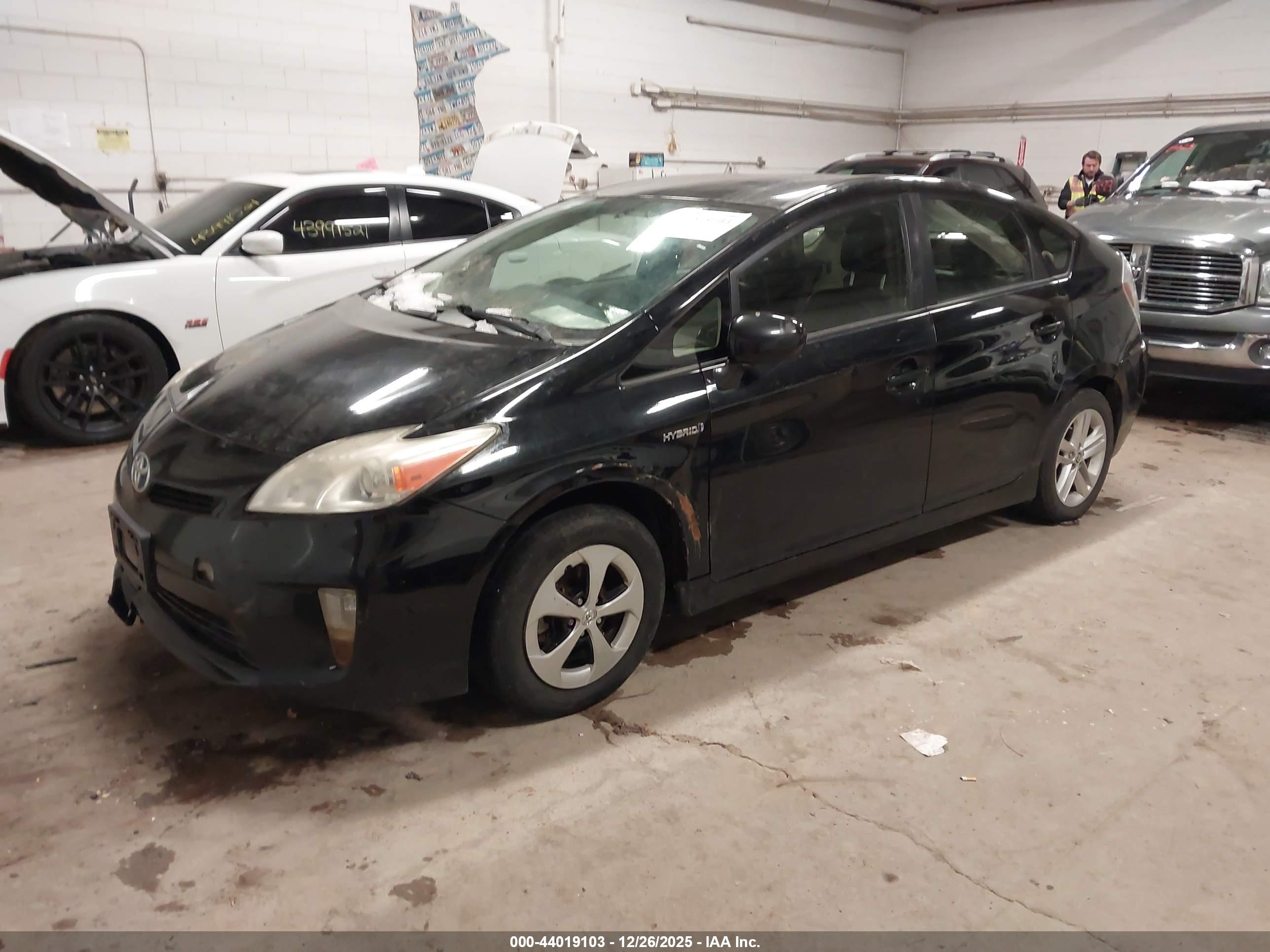 TOYOTA PRIUS image 2
