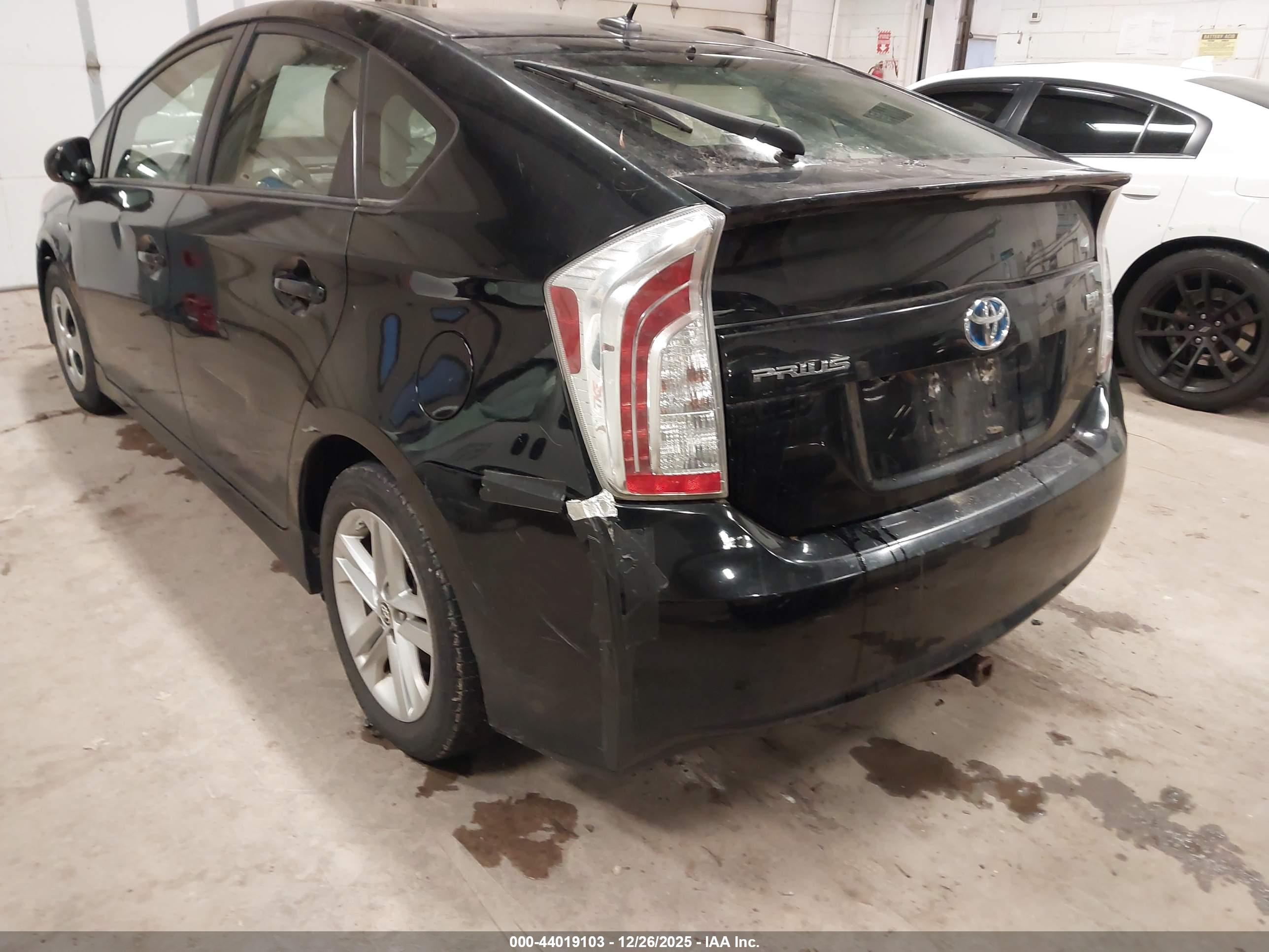 TOYOTA PRIUS image 6