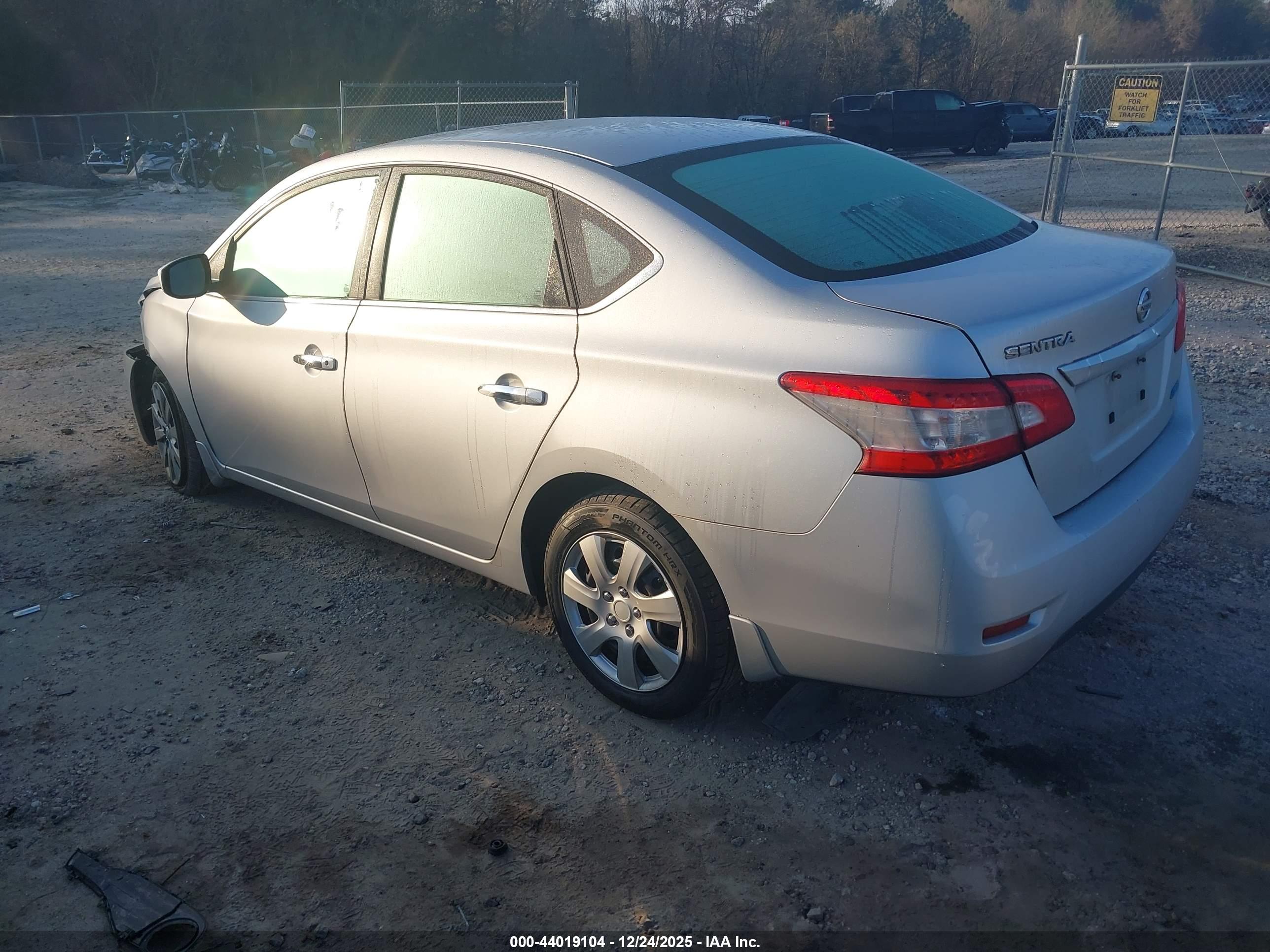 NISSAN SENTRA image 3