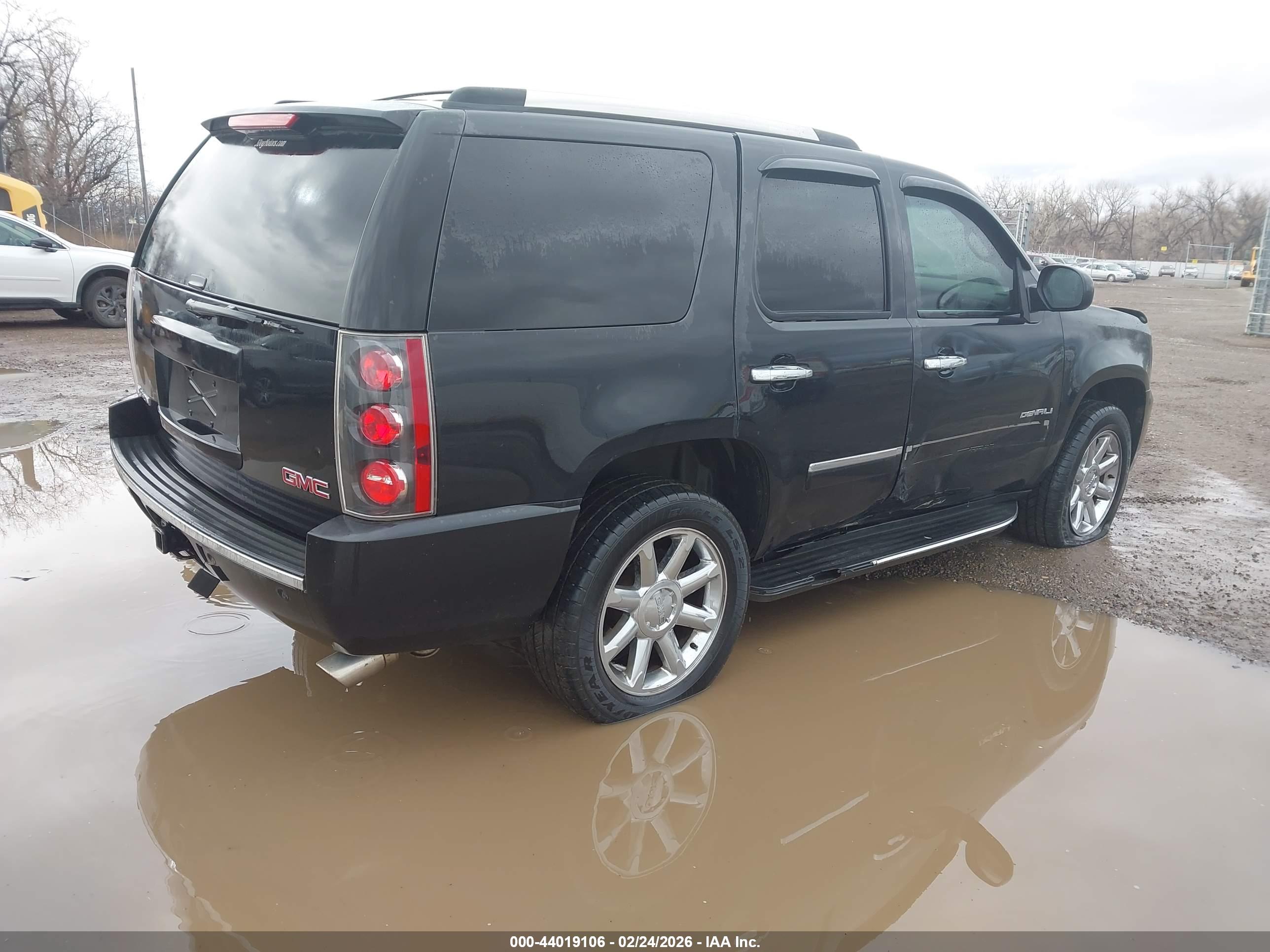 GMC YUKON image 4