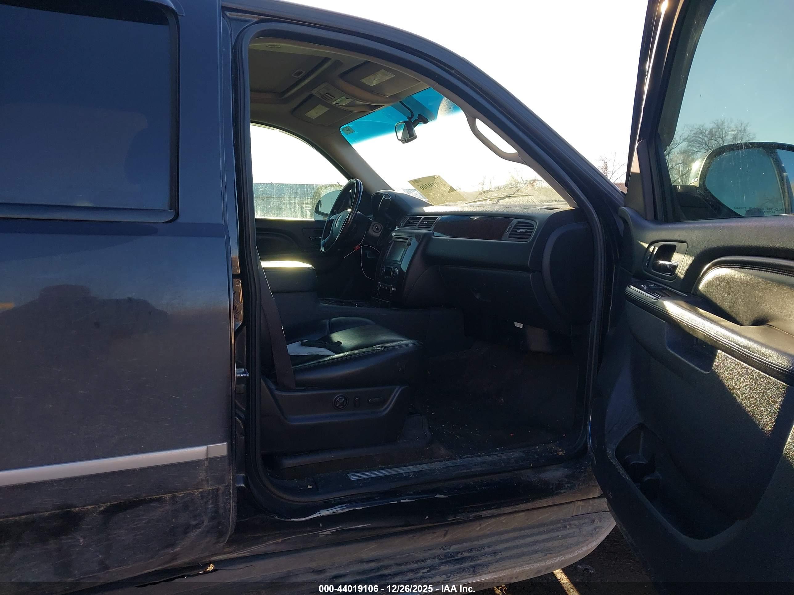 GMC YUKON image 5