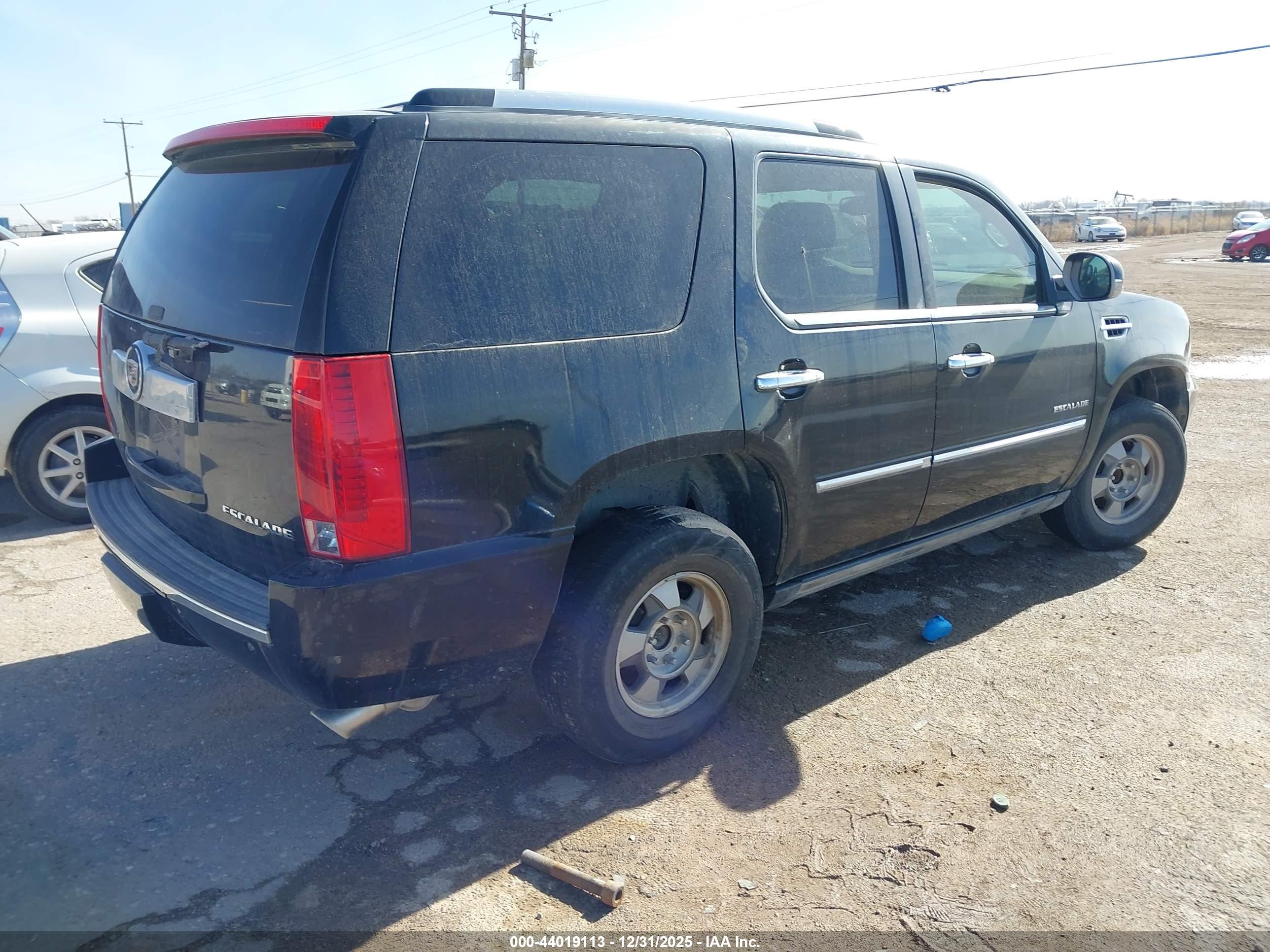 CADILLAC ESCALADE image 4
