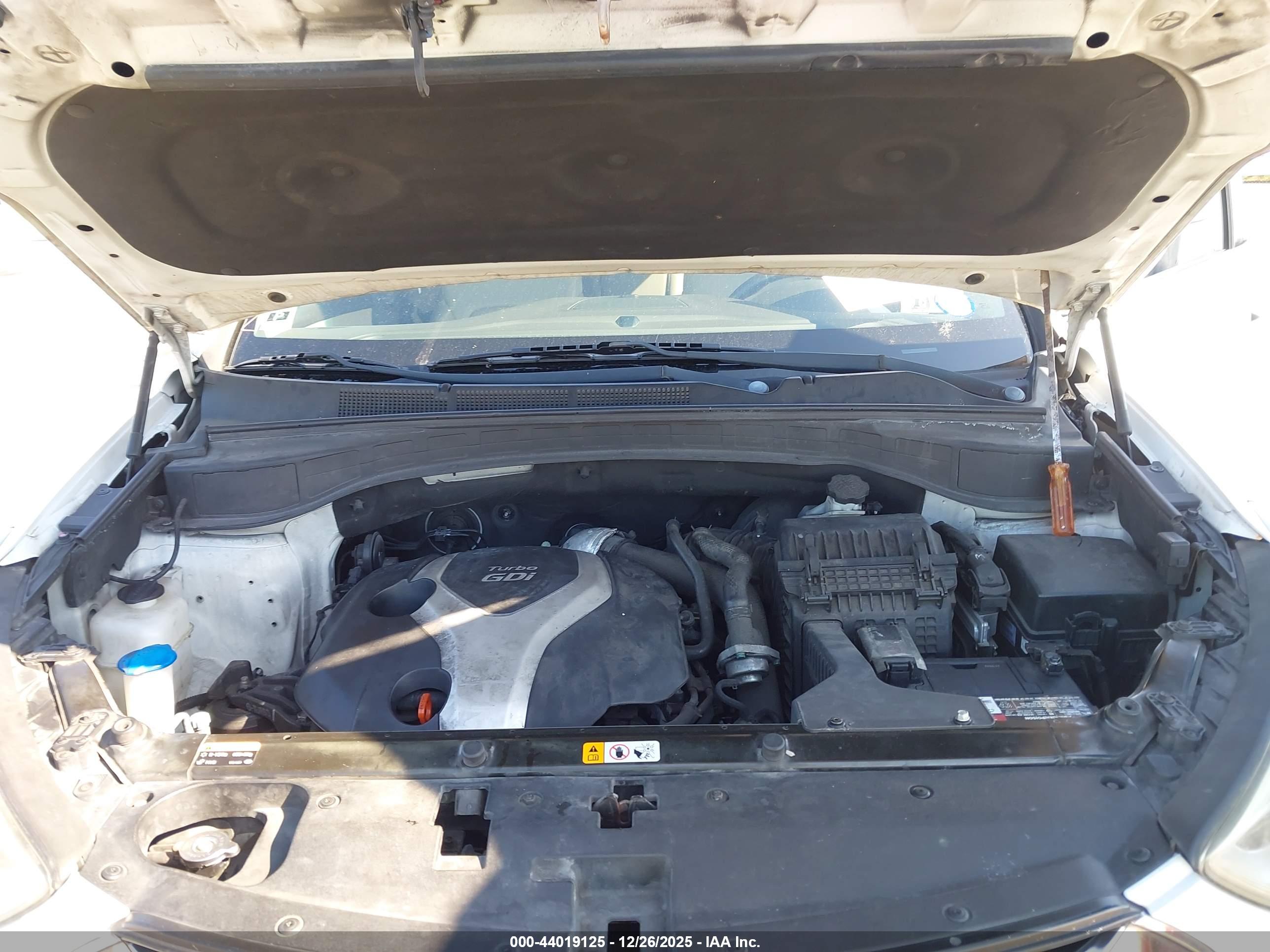 HYUNDAI SANTA image 10