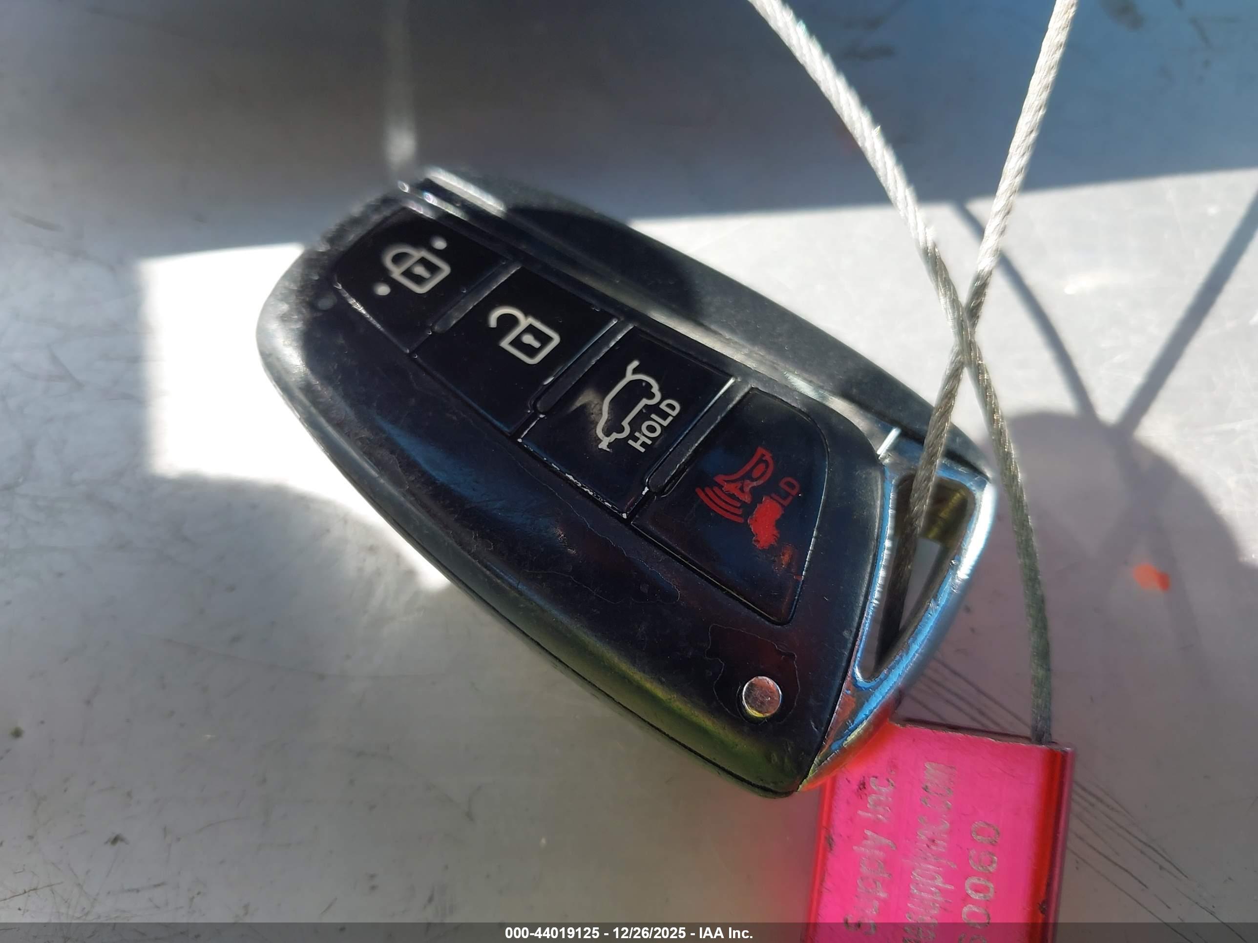 HYUNDAI SANTA image 11