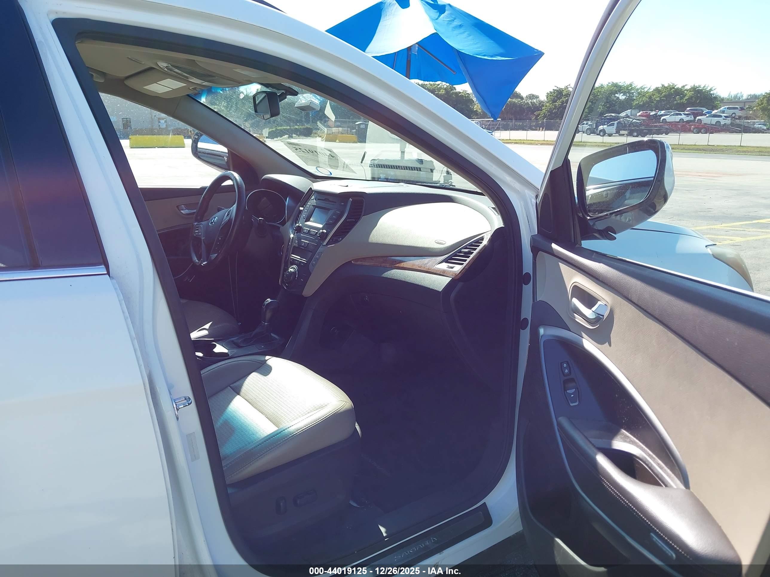 HYUNDAI SANTA image 5