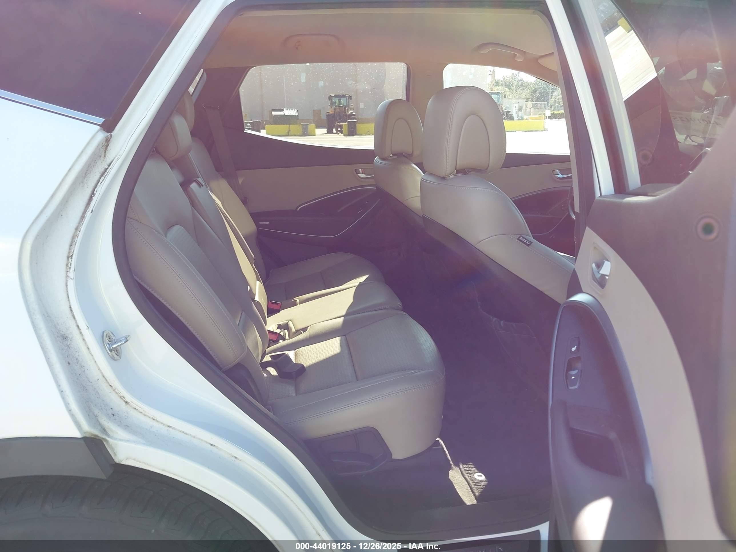 HYUNDAI SANTA image 8