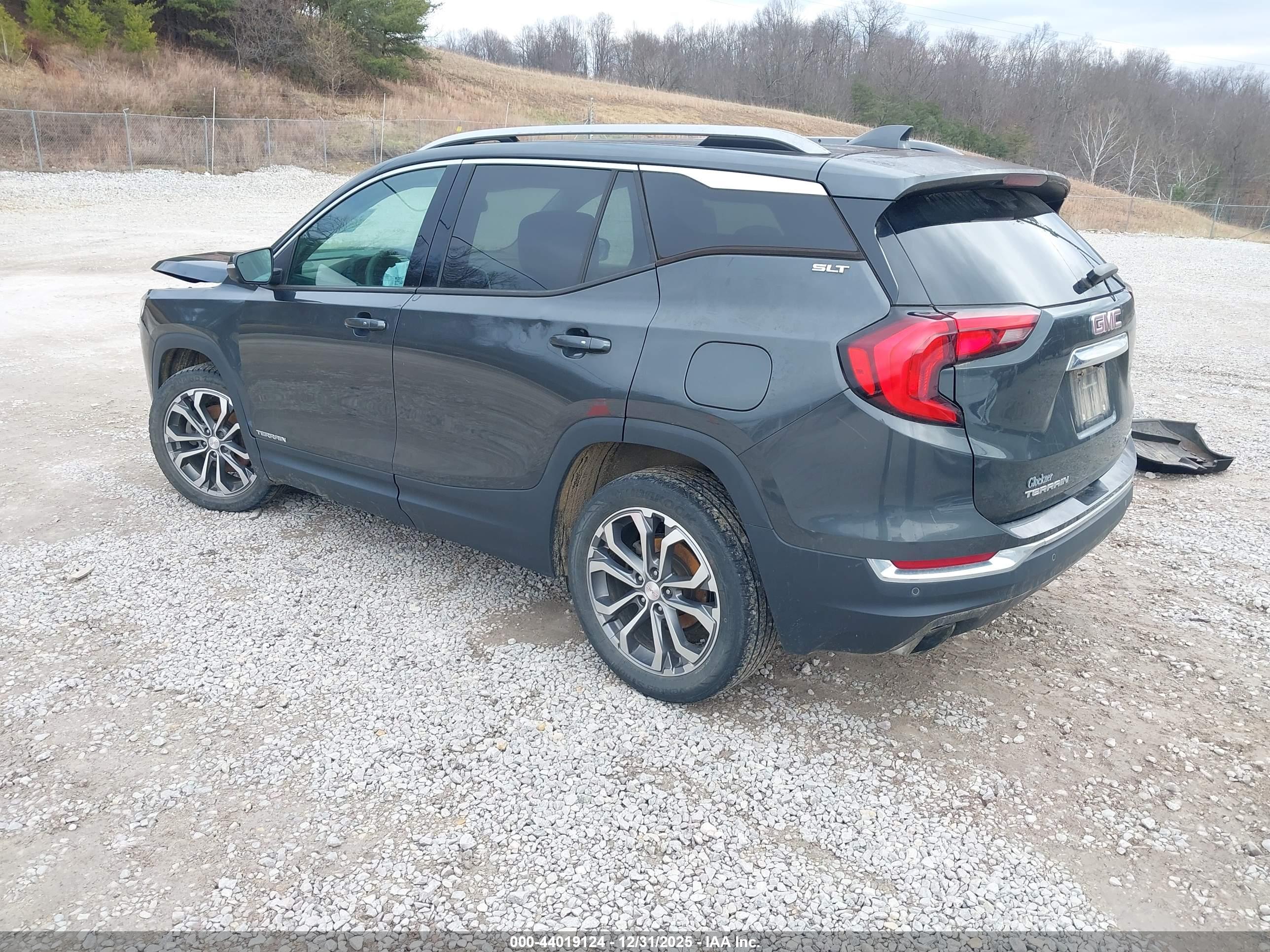 GMC TERRAIN image 3
