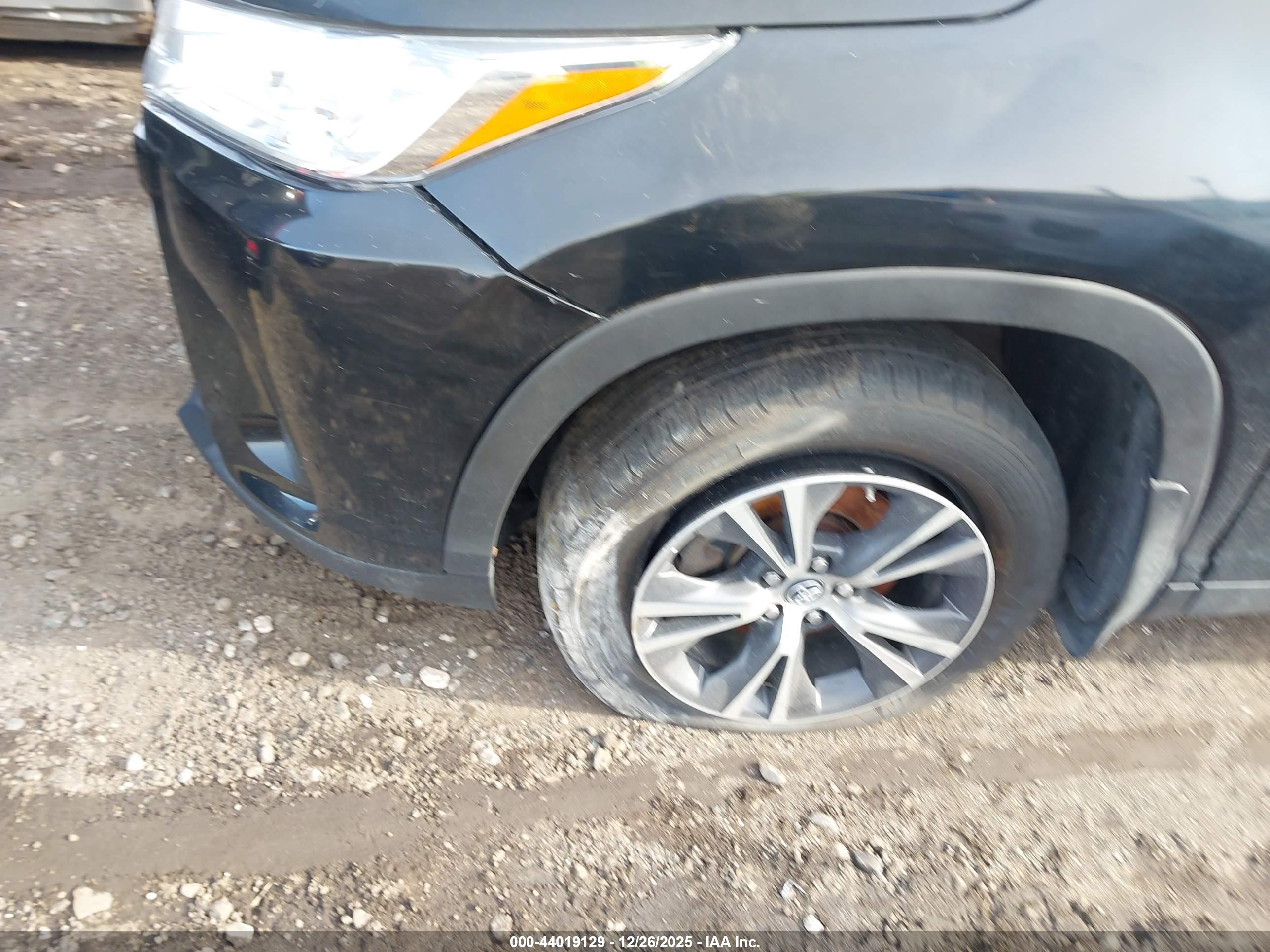 TOYOTA HIGHLANDER image 6