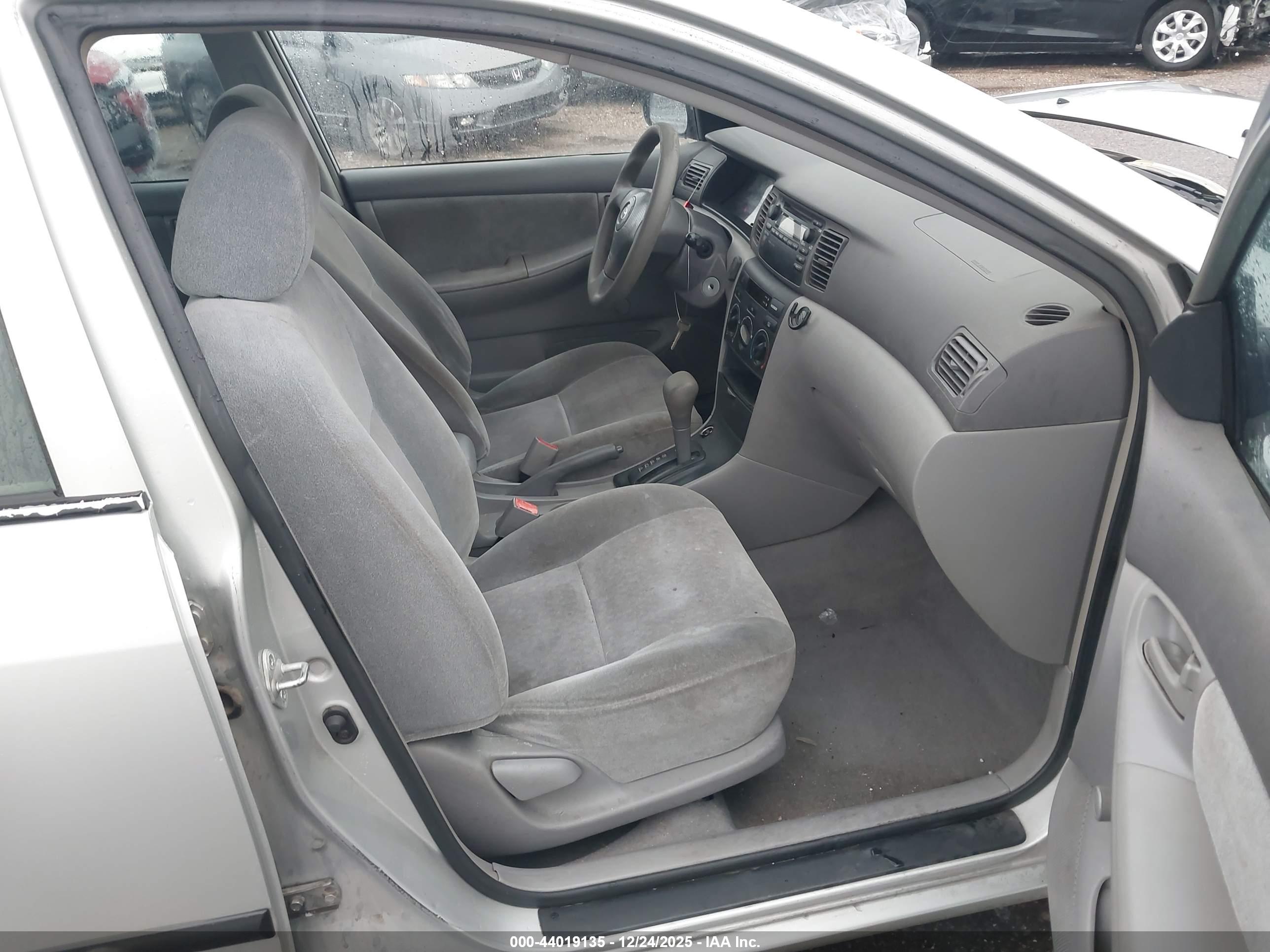 TOYOTA COROLLA image 5