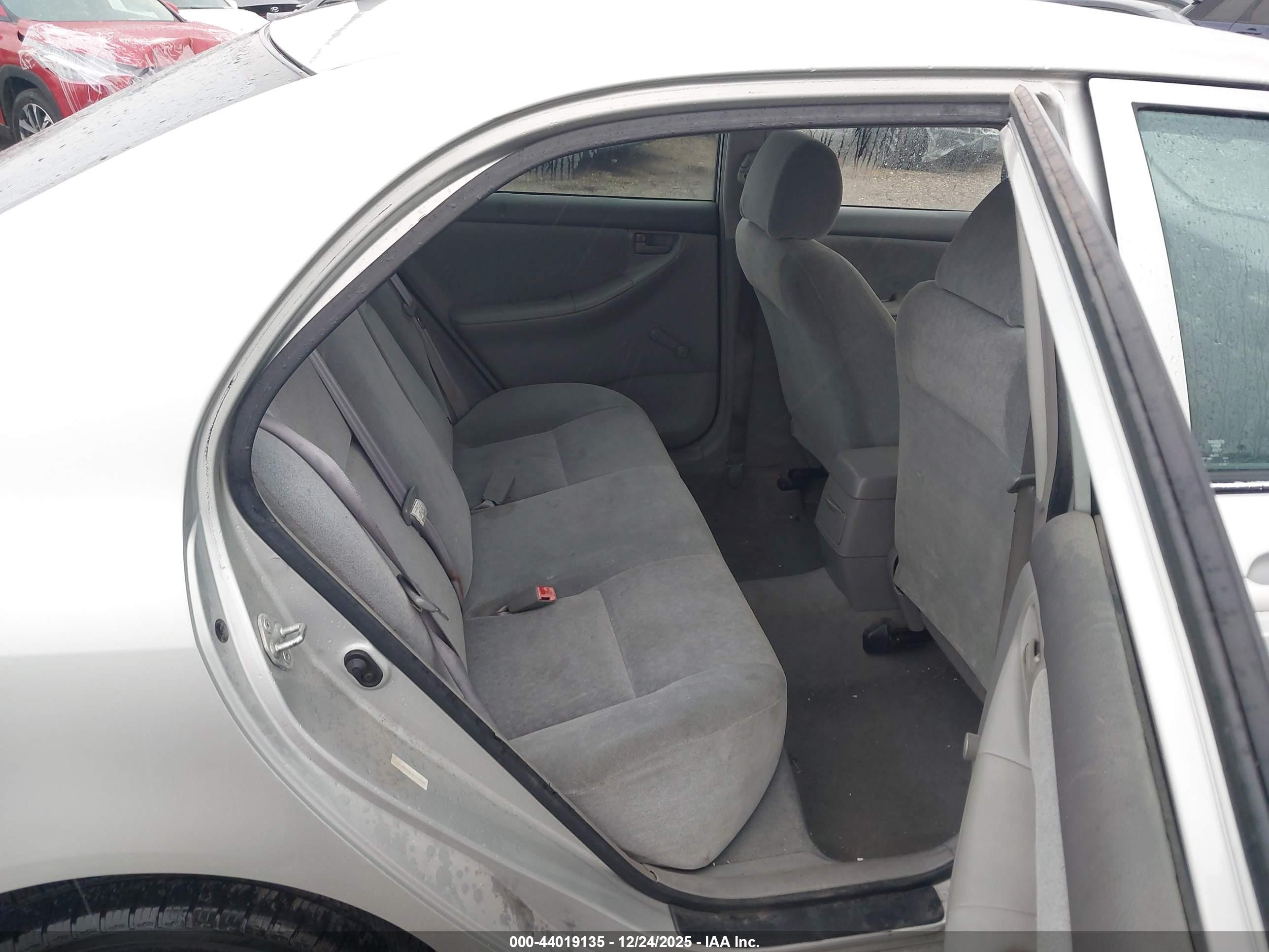 TOYOTA COROLLA image 8