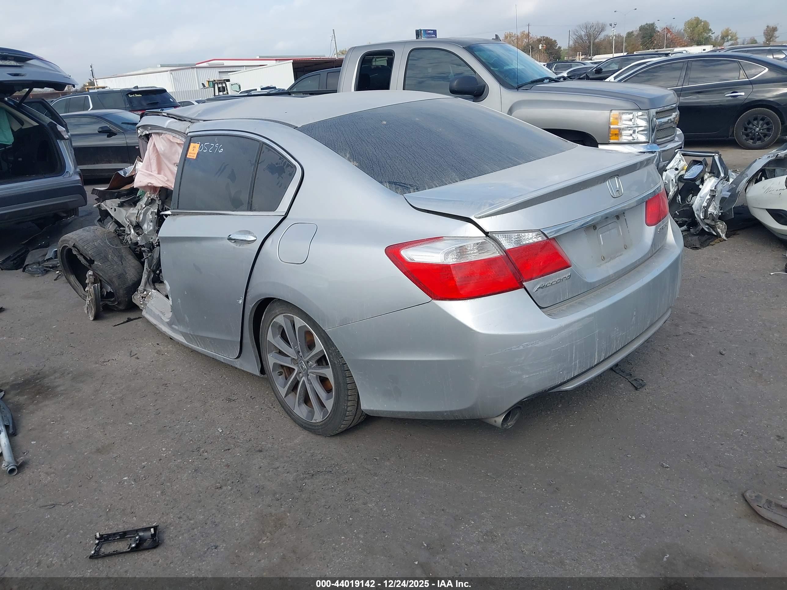 HONDA ACCORD image 3