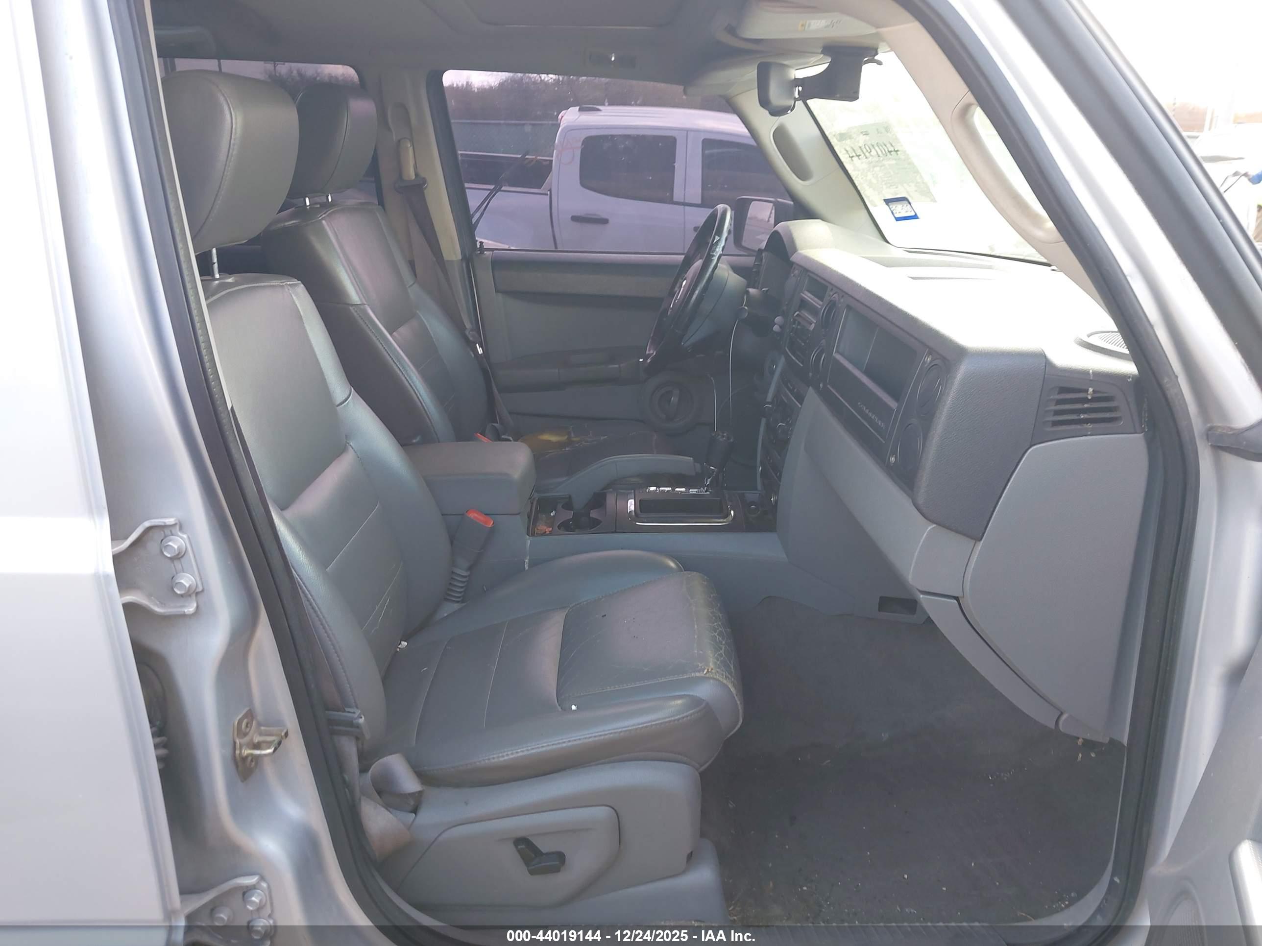 JEEP COMMANDER image 5