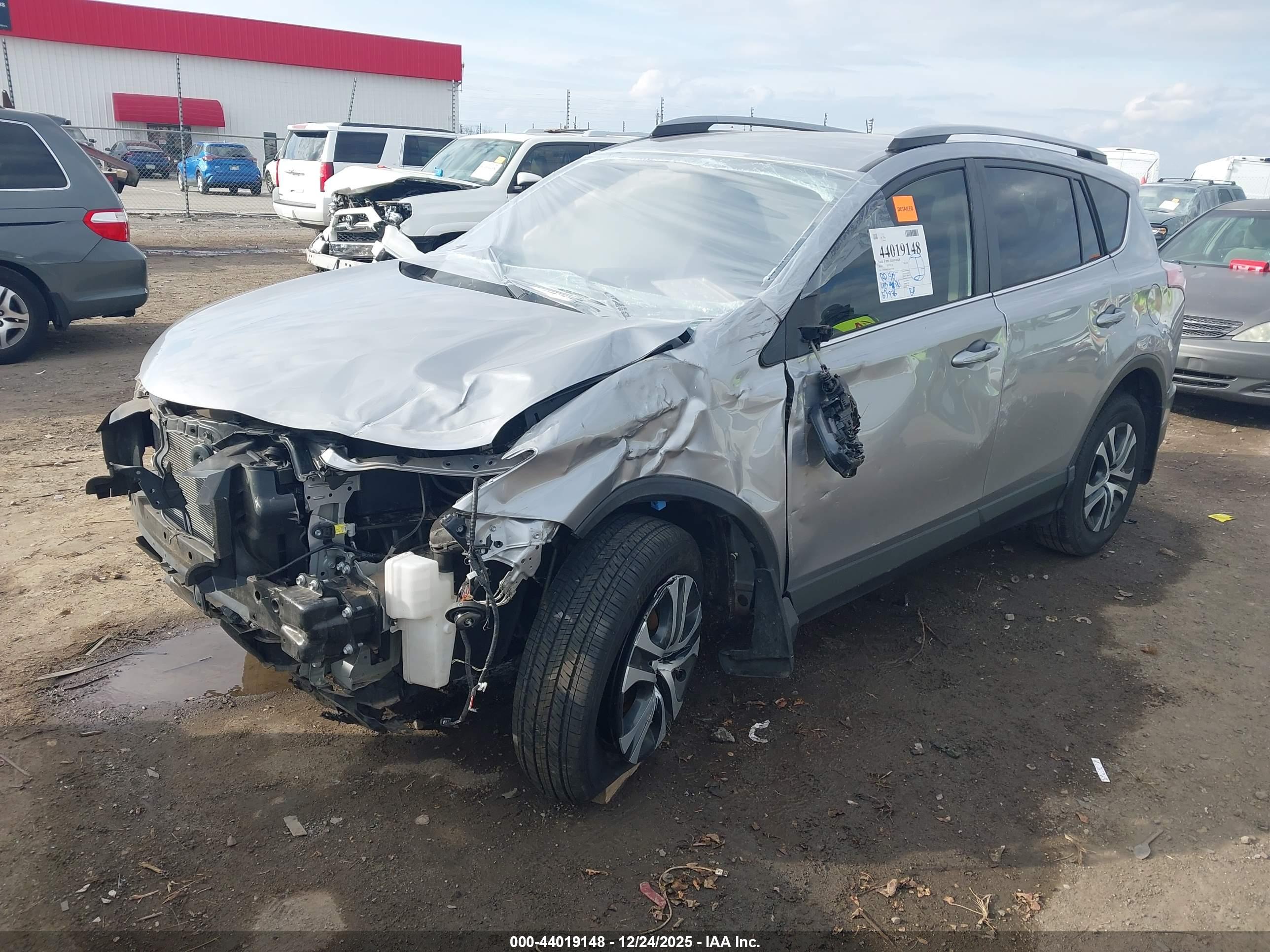 TOYOTA RAV4 image 2