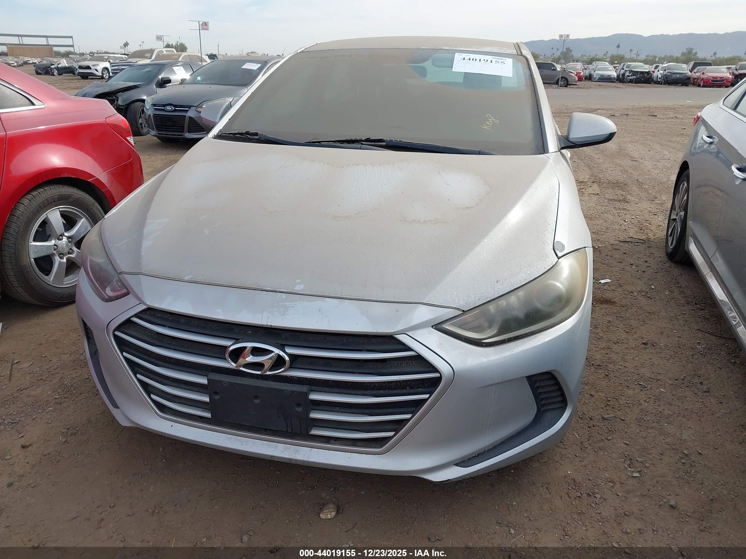 HYUNDAI ELANTRA image 6