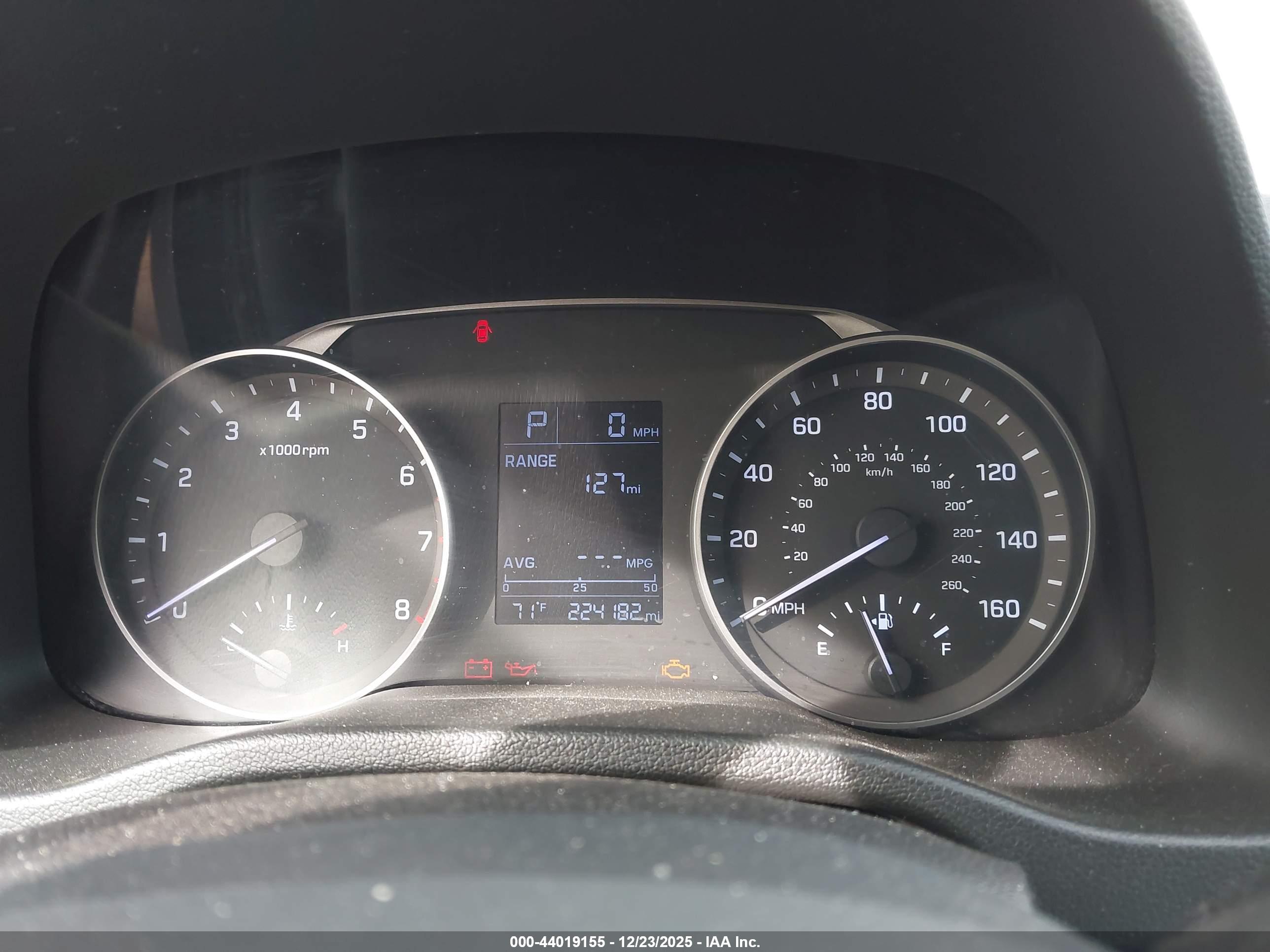 HYUNDAI ELANTRA image 7