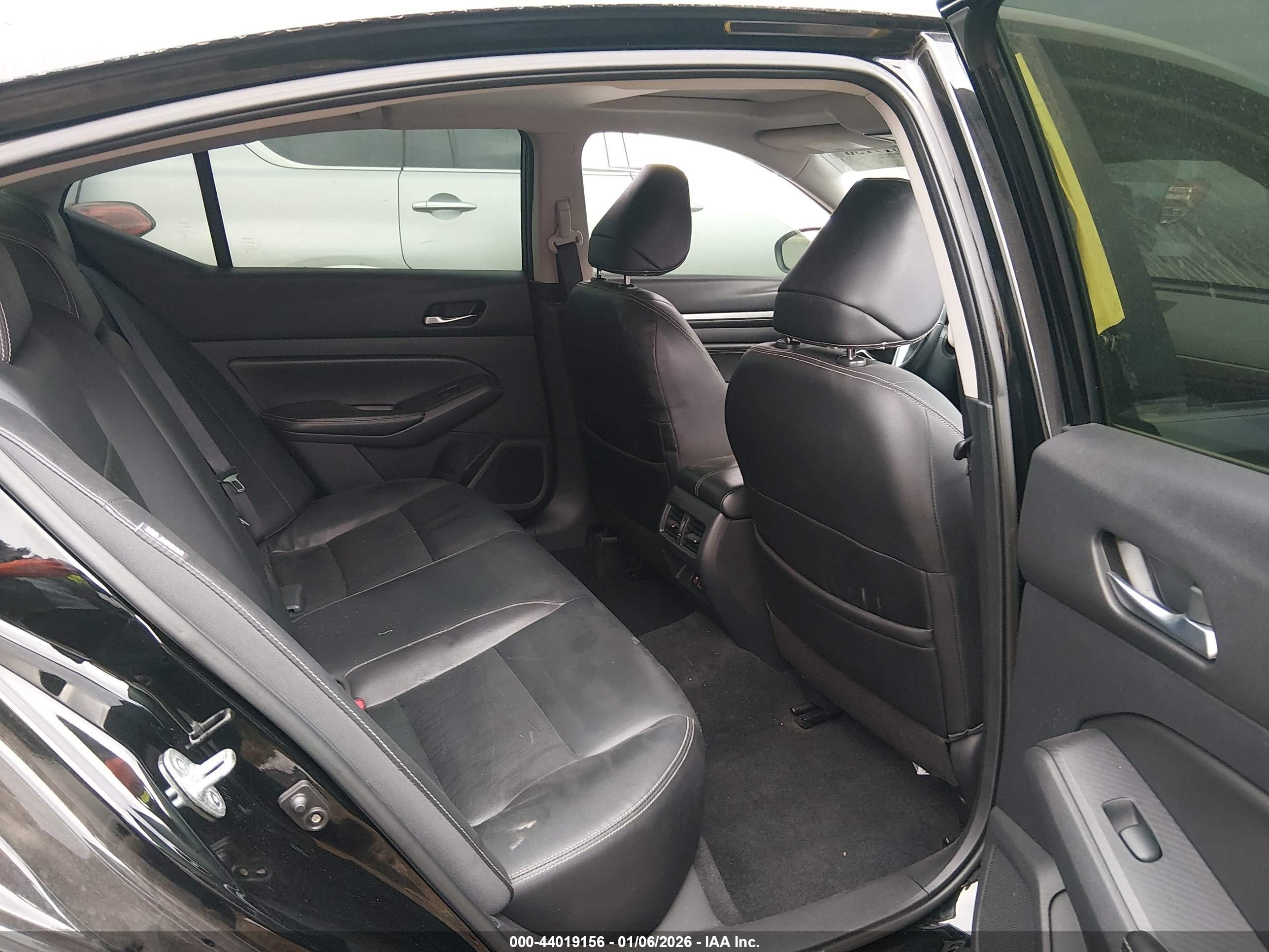NISSAN ALTIMA image 8