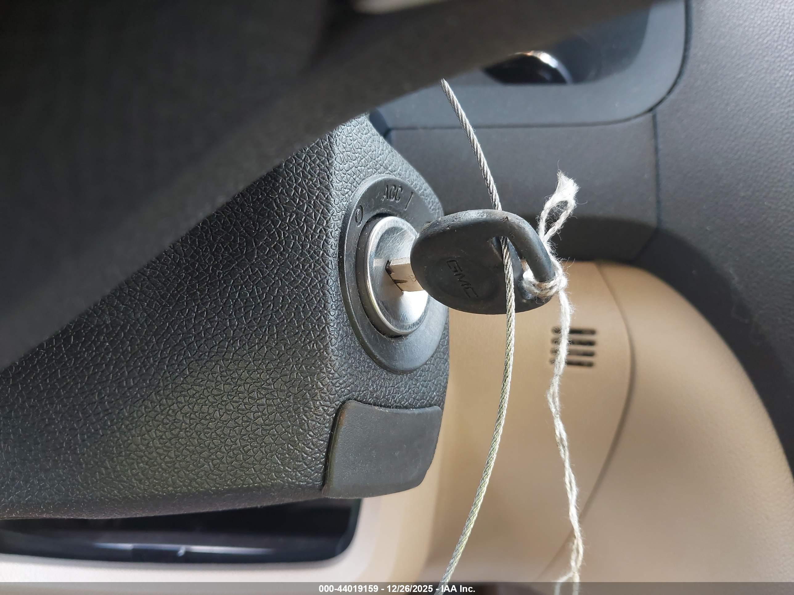 GMC ACADIA image 11