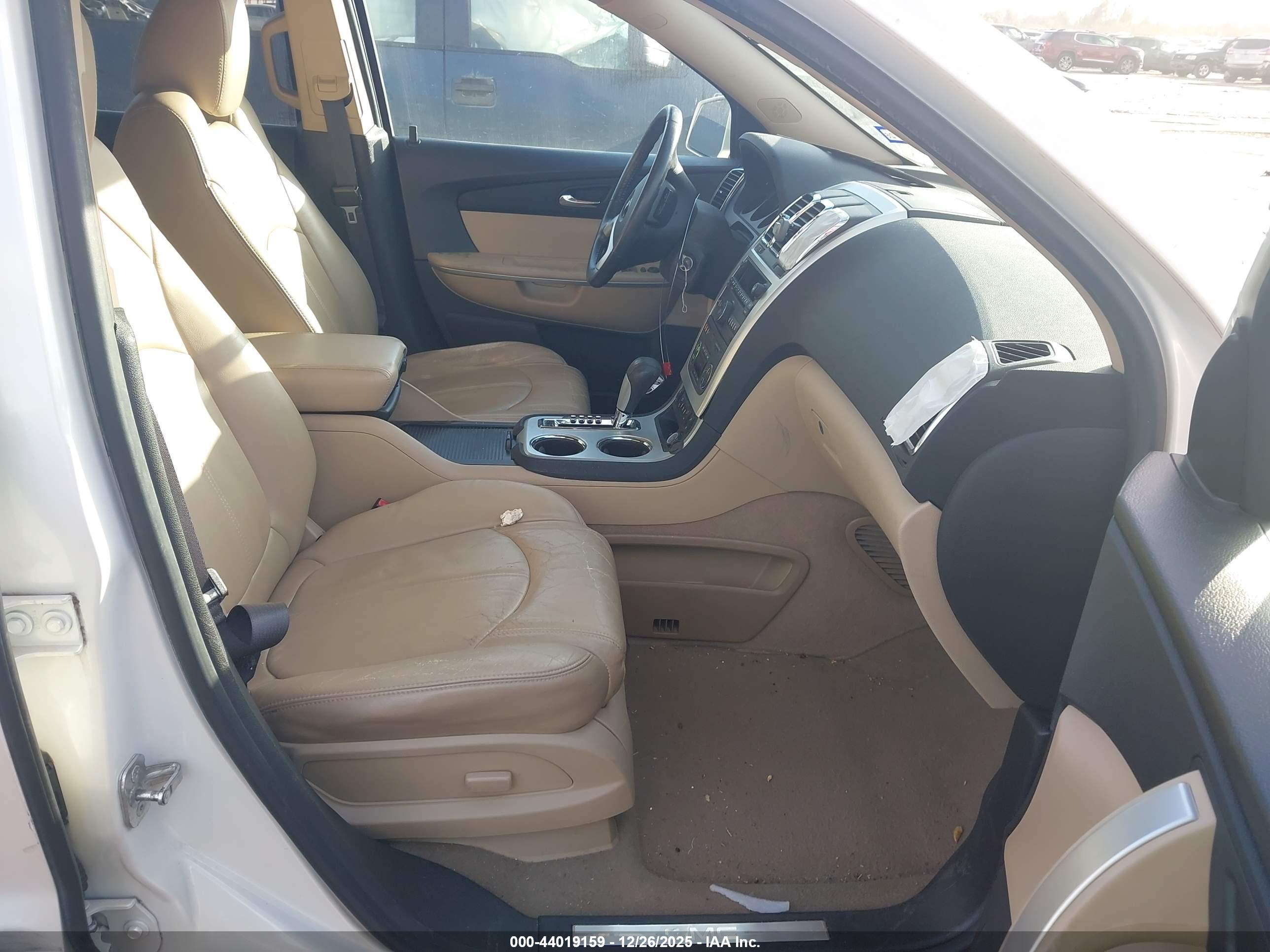 GMC ACADIA image 5
