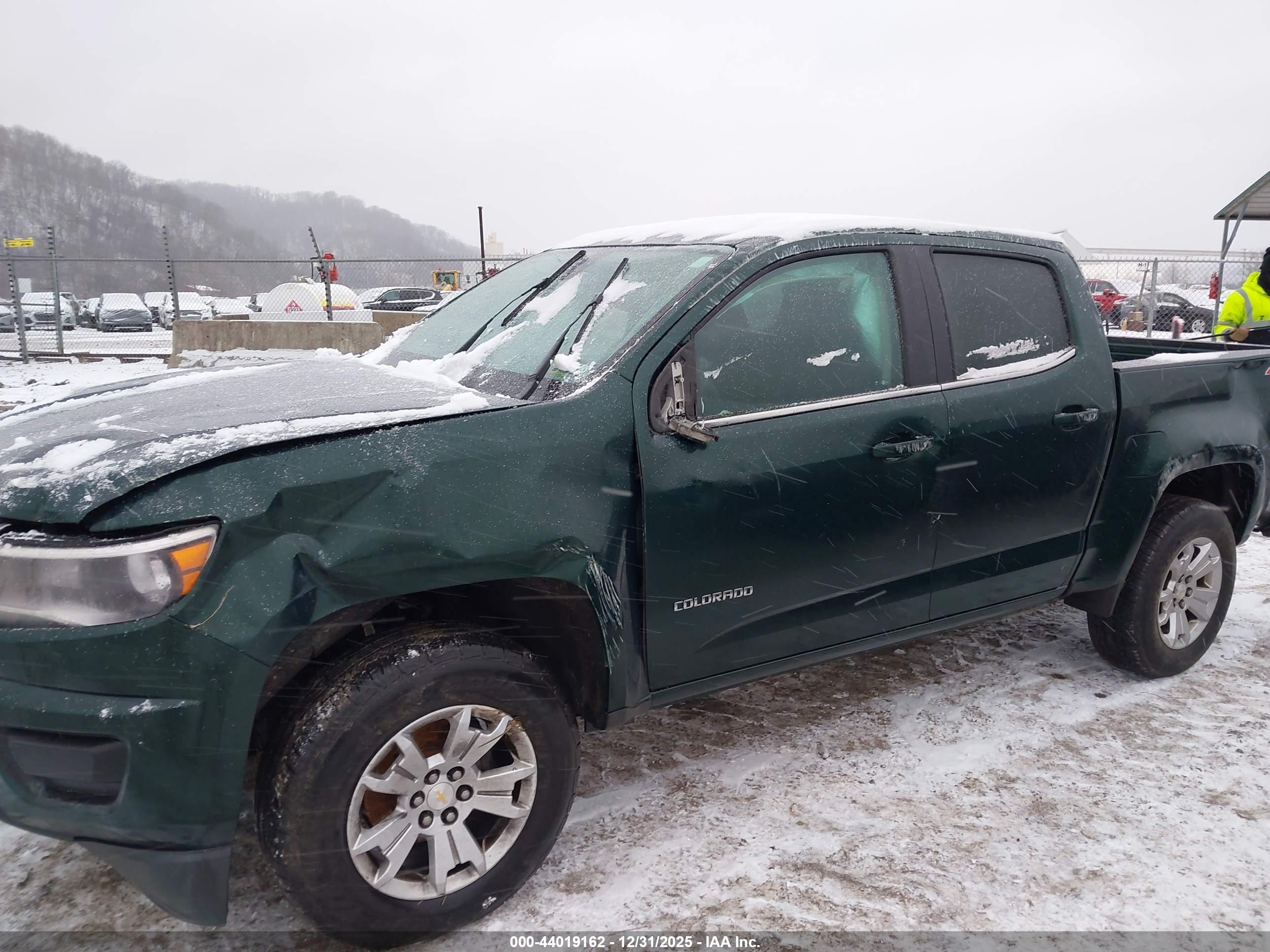 CHEVROLET COLORADO image 6