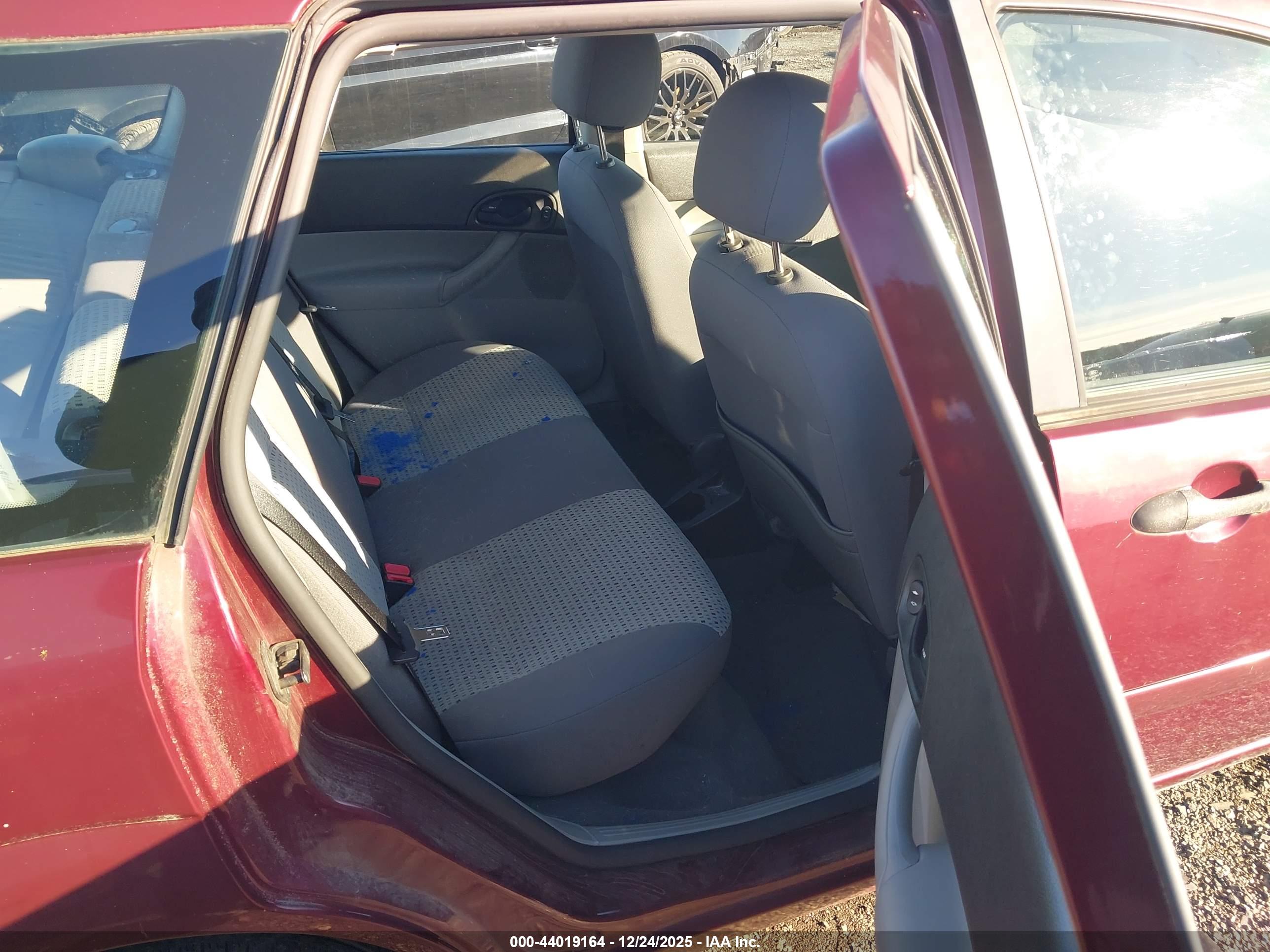 FORD FOCUS image 8
