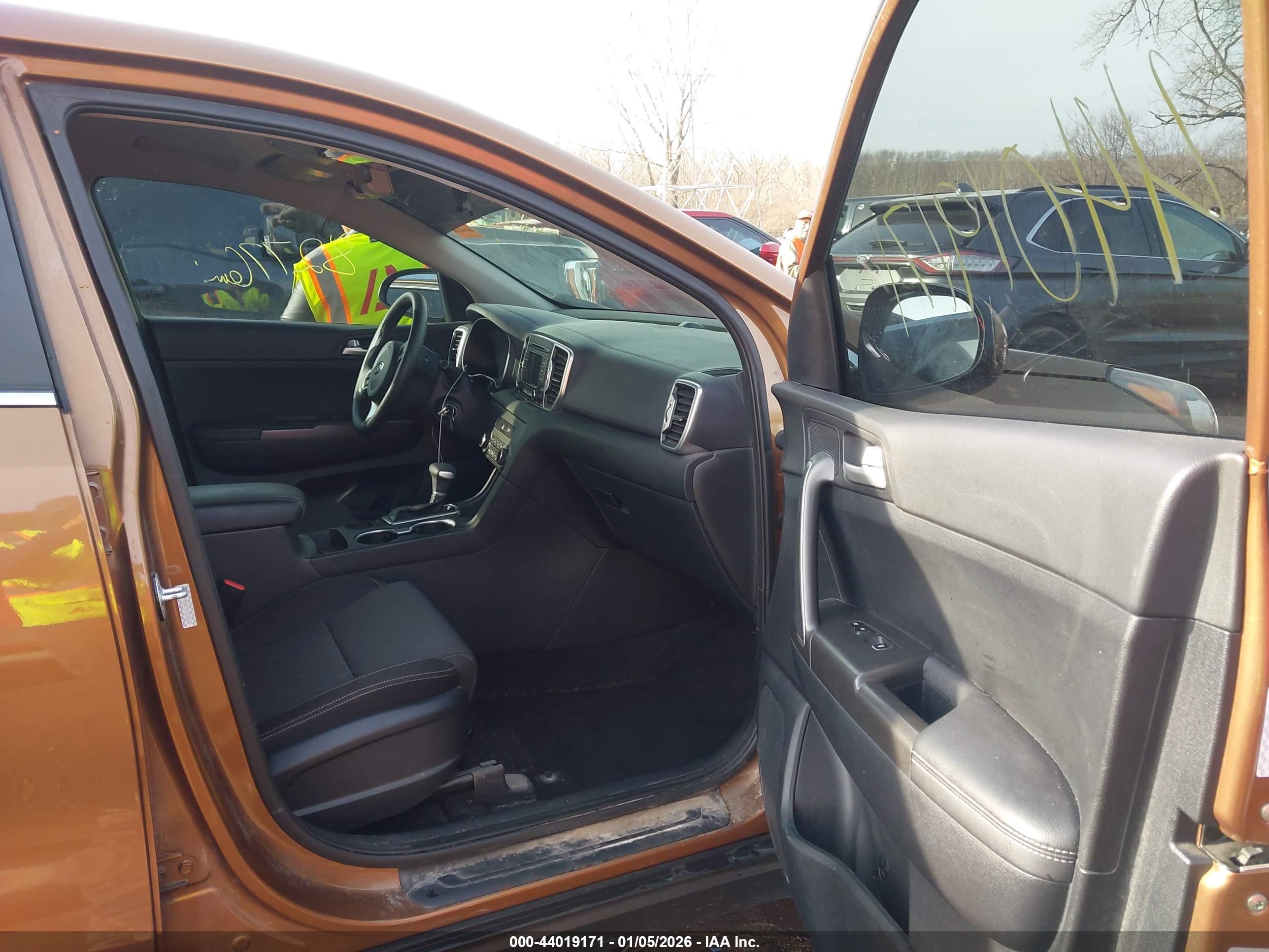 KIA SPORTAGE image 5