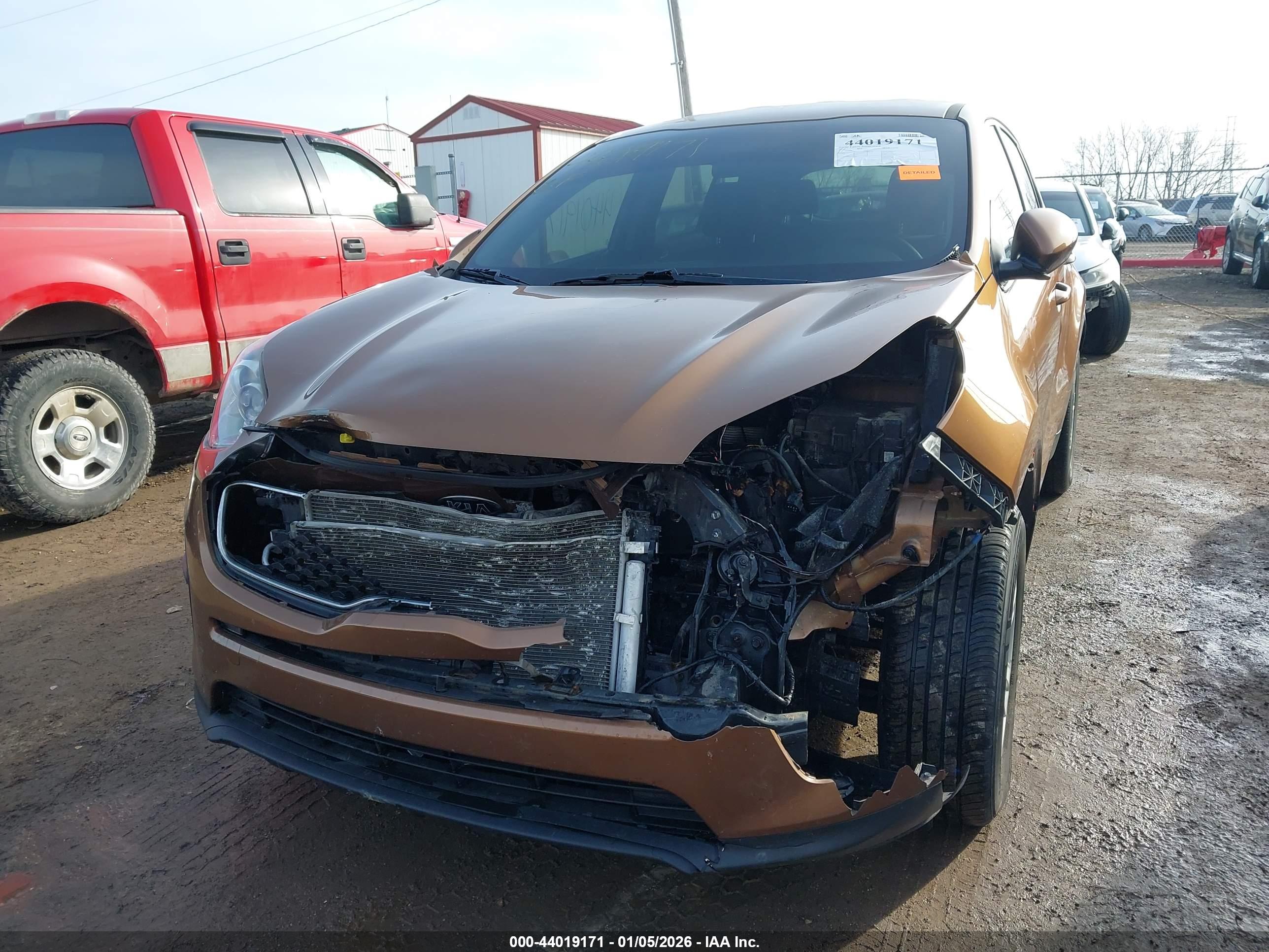 KIA SPORTAGE image 6