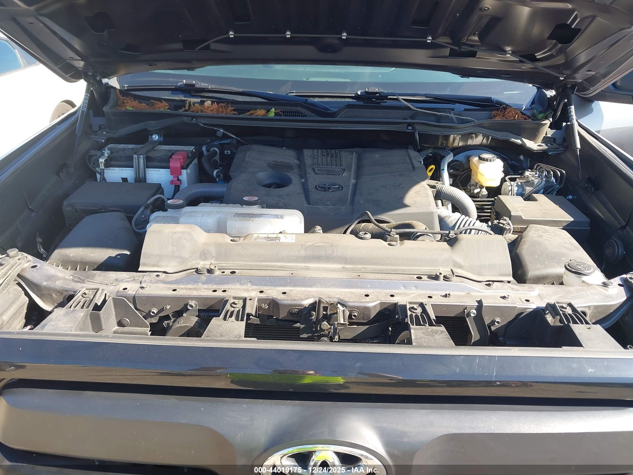 TOYOTA TUNDRA image 10