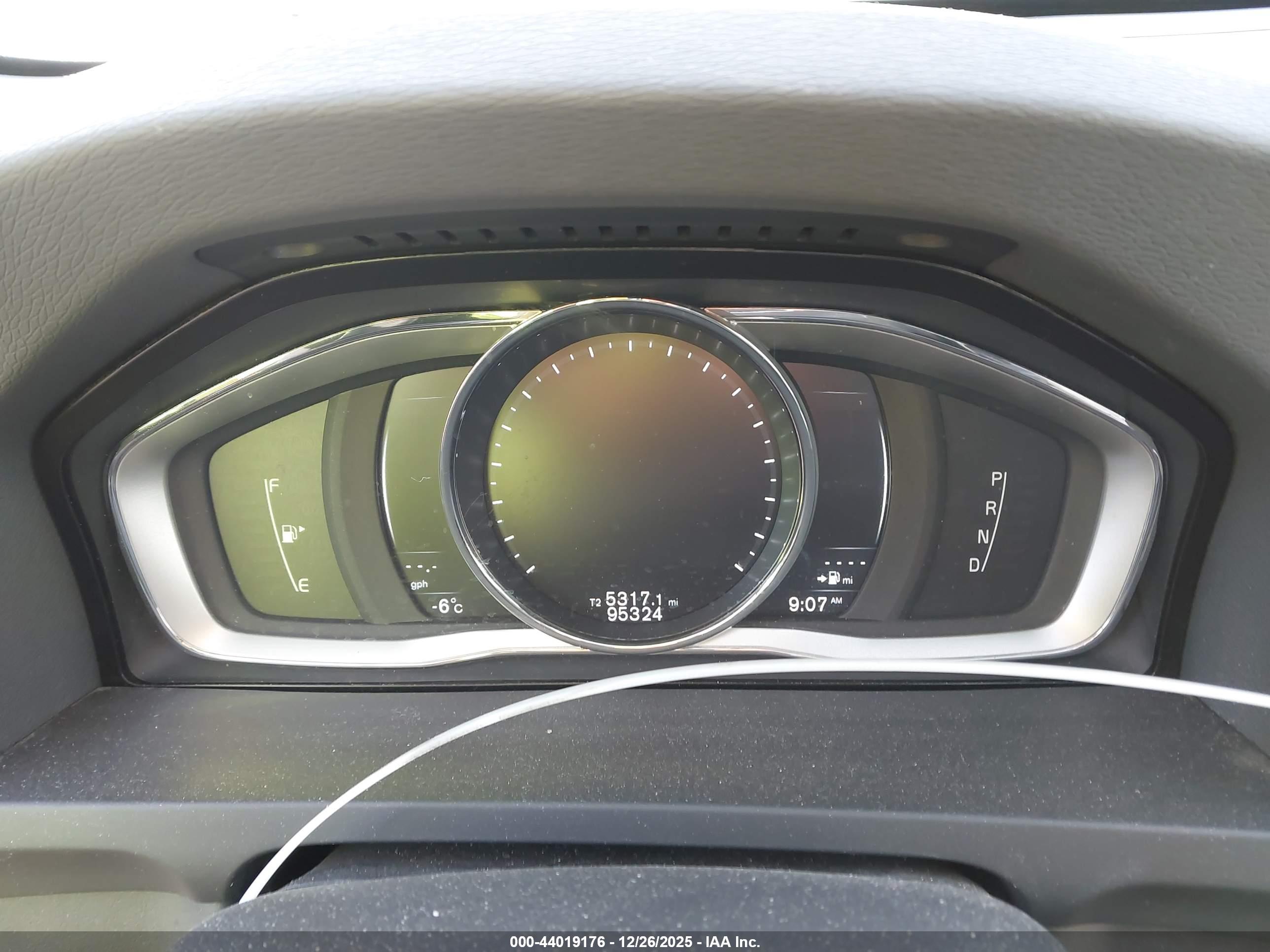 VOLVO S60 image 7