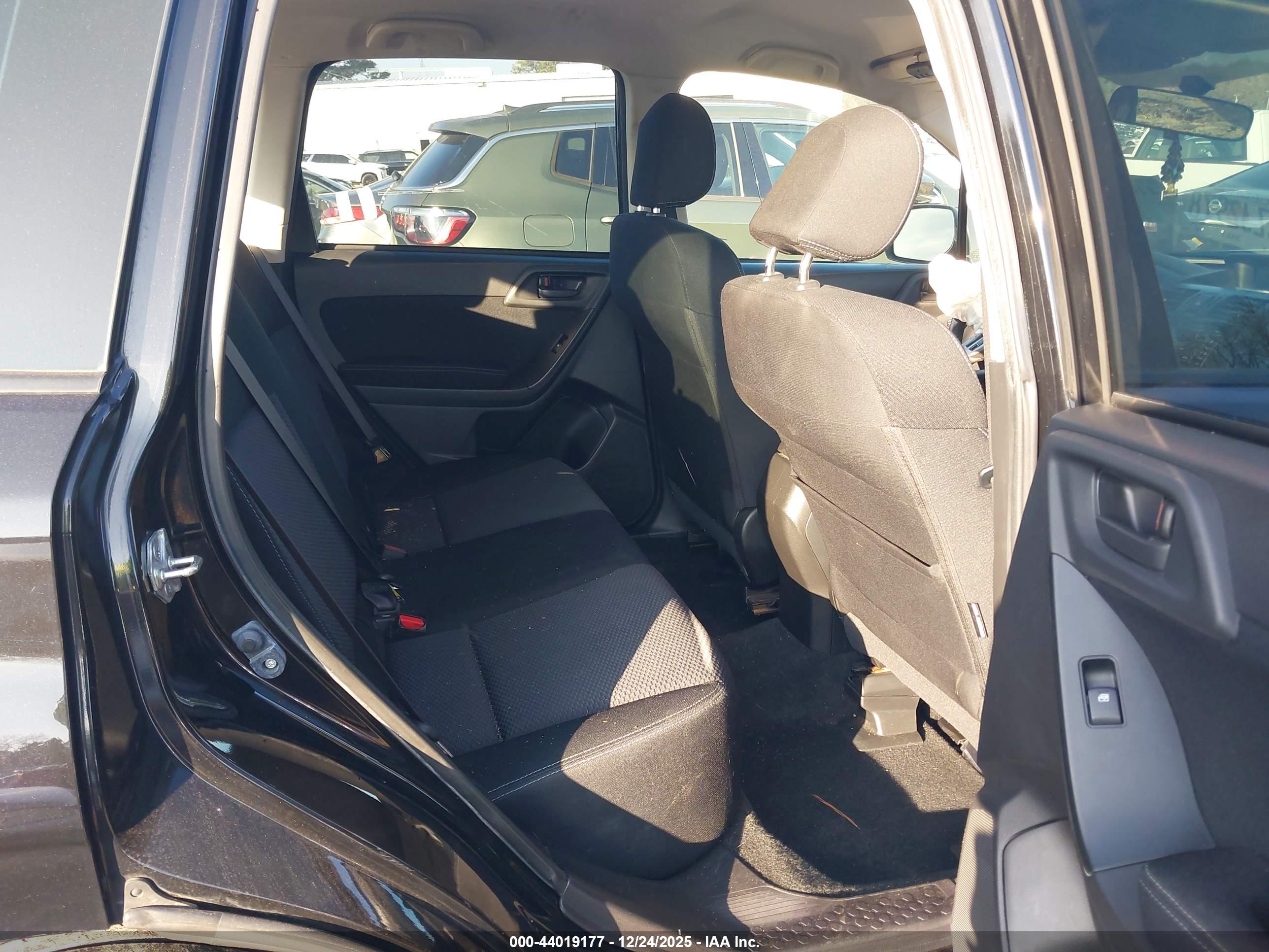 SUBARU FORESTER image 8