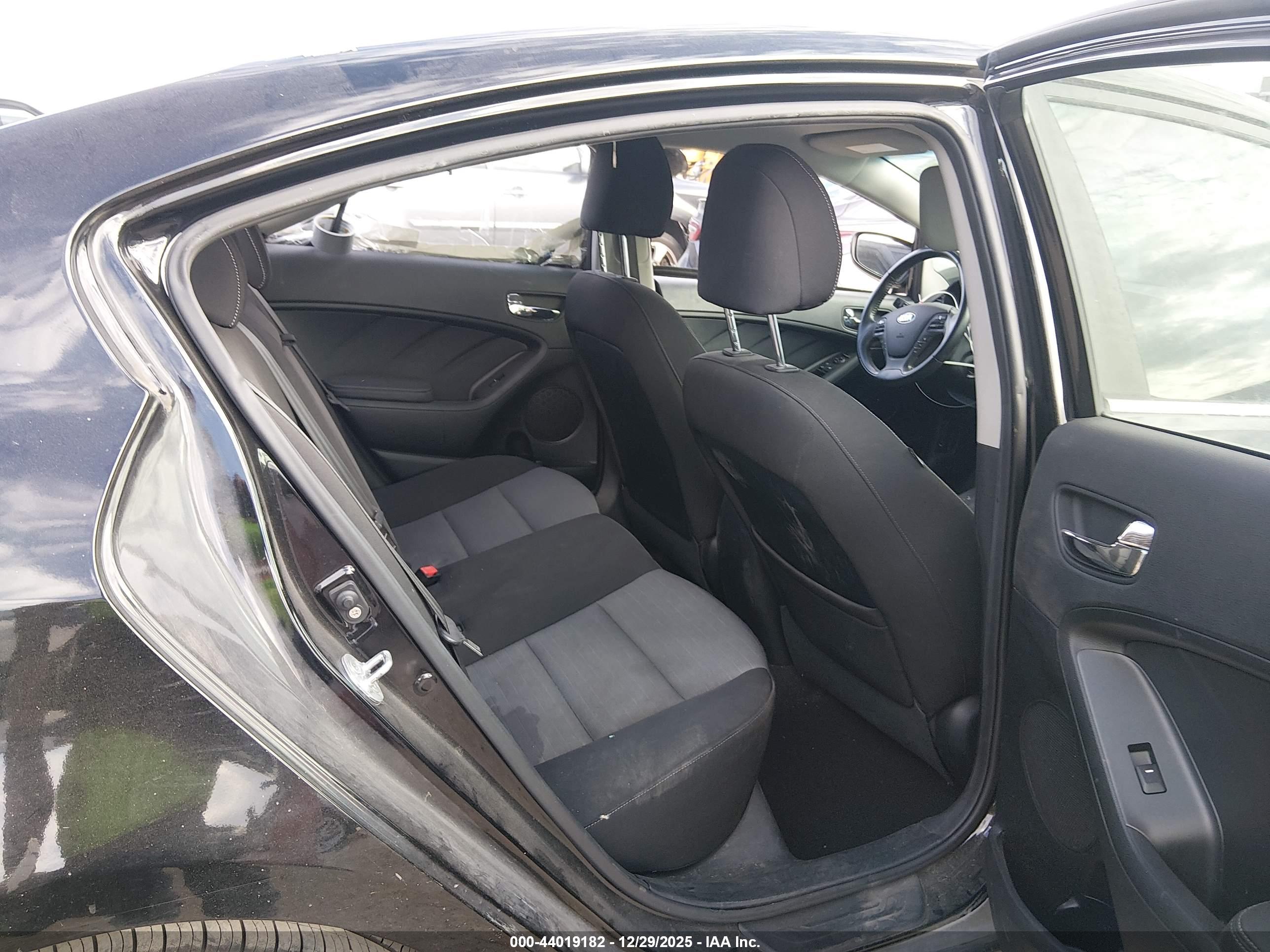KIA FORTE image 8