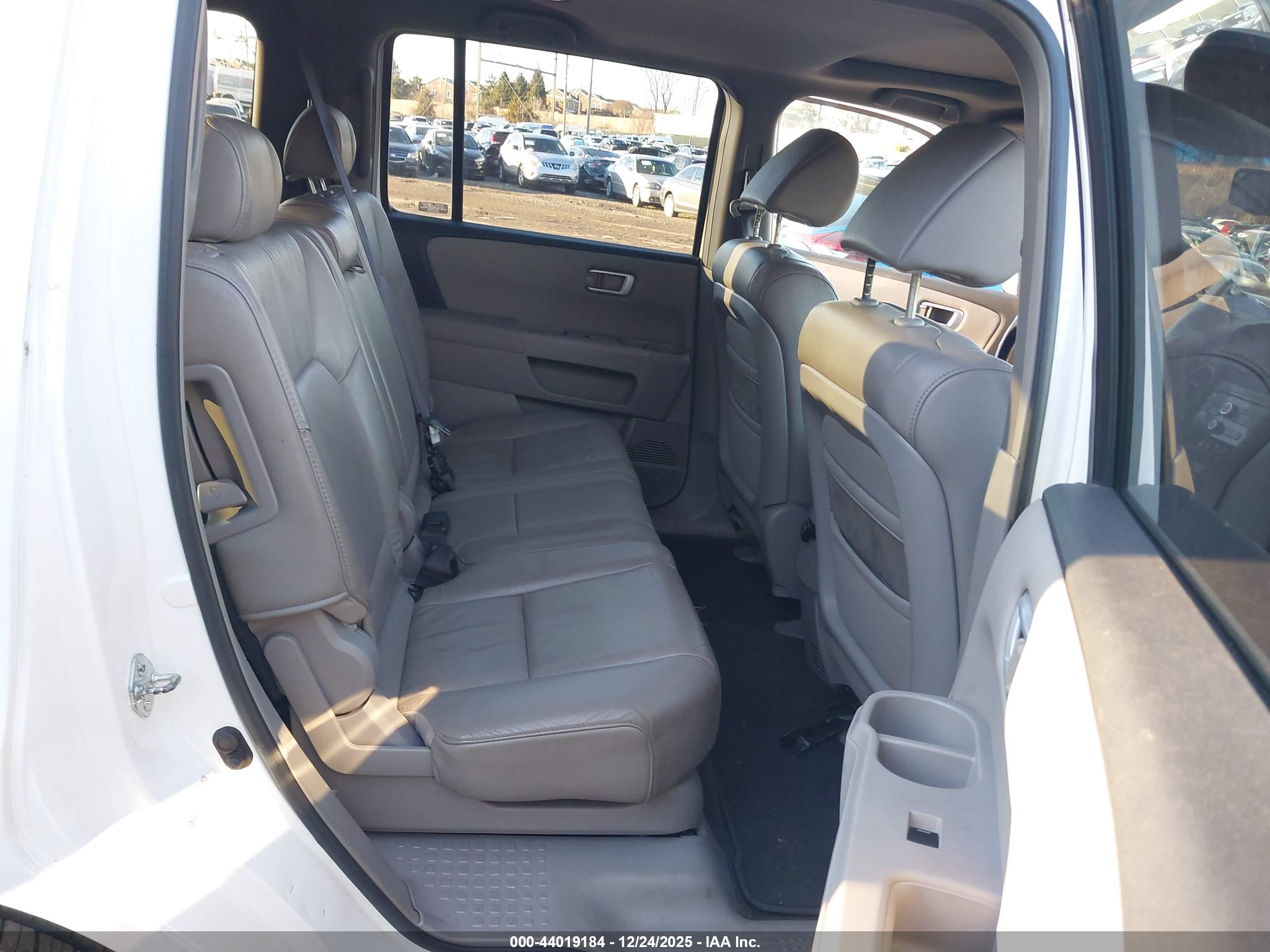 HONDA PILOT image 8